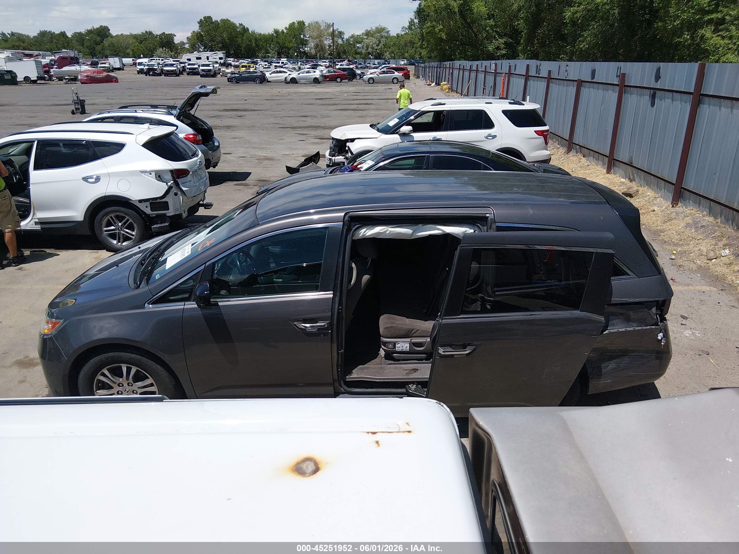 2013 Honda Odyssey Ex Gray vin: 5FNRL5H44DB069915