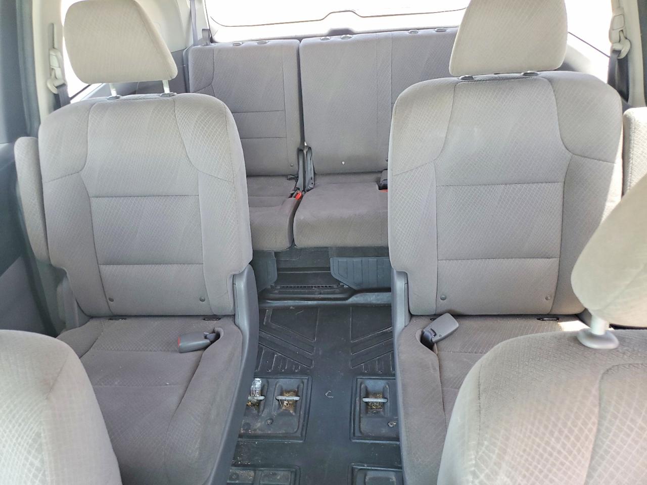 2014 Honda Odyssey Ex Silver vin: 5FNRL5H44EB029013