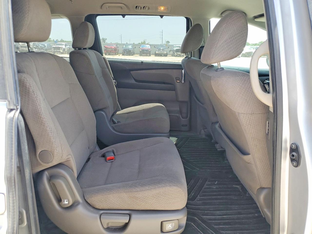2014 Honda Odyssey Ex Silver vin: 5FNRL5H44EB029013