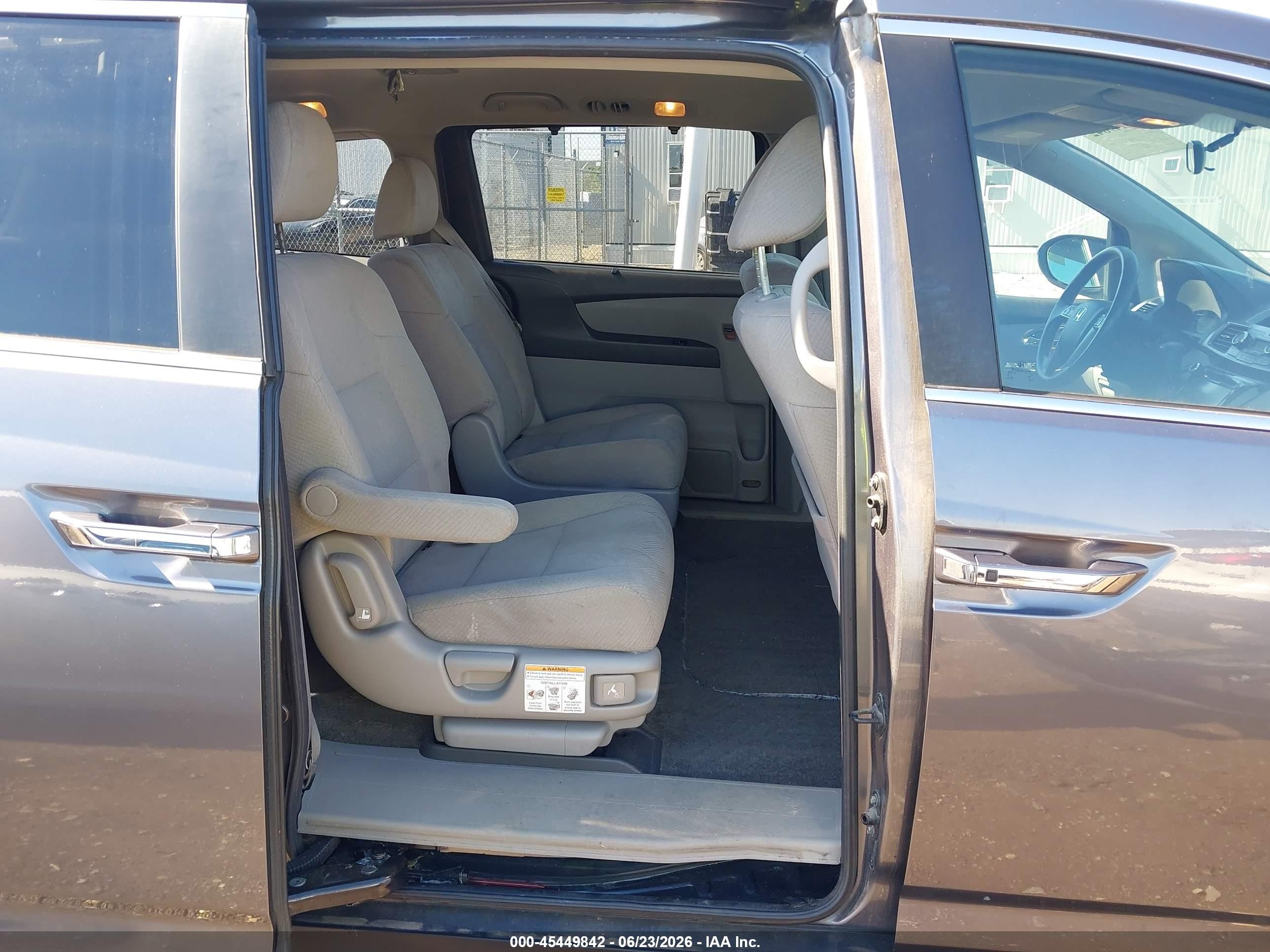 2014 Honda Odyssey Ex Gray vin: 5FNRL5H44EB075618