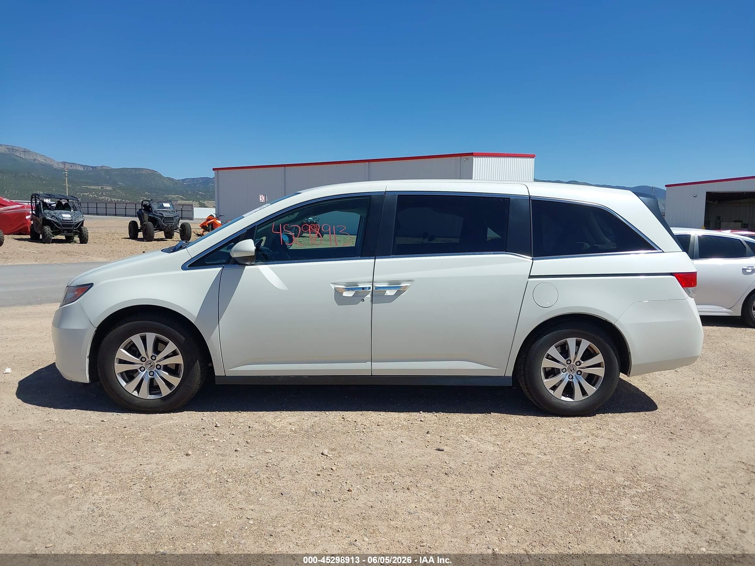2015 Honda Odyssey Ex White vin: 5FNRL5H44FB040109