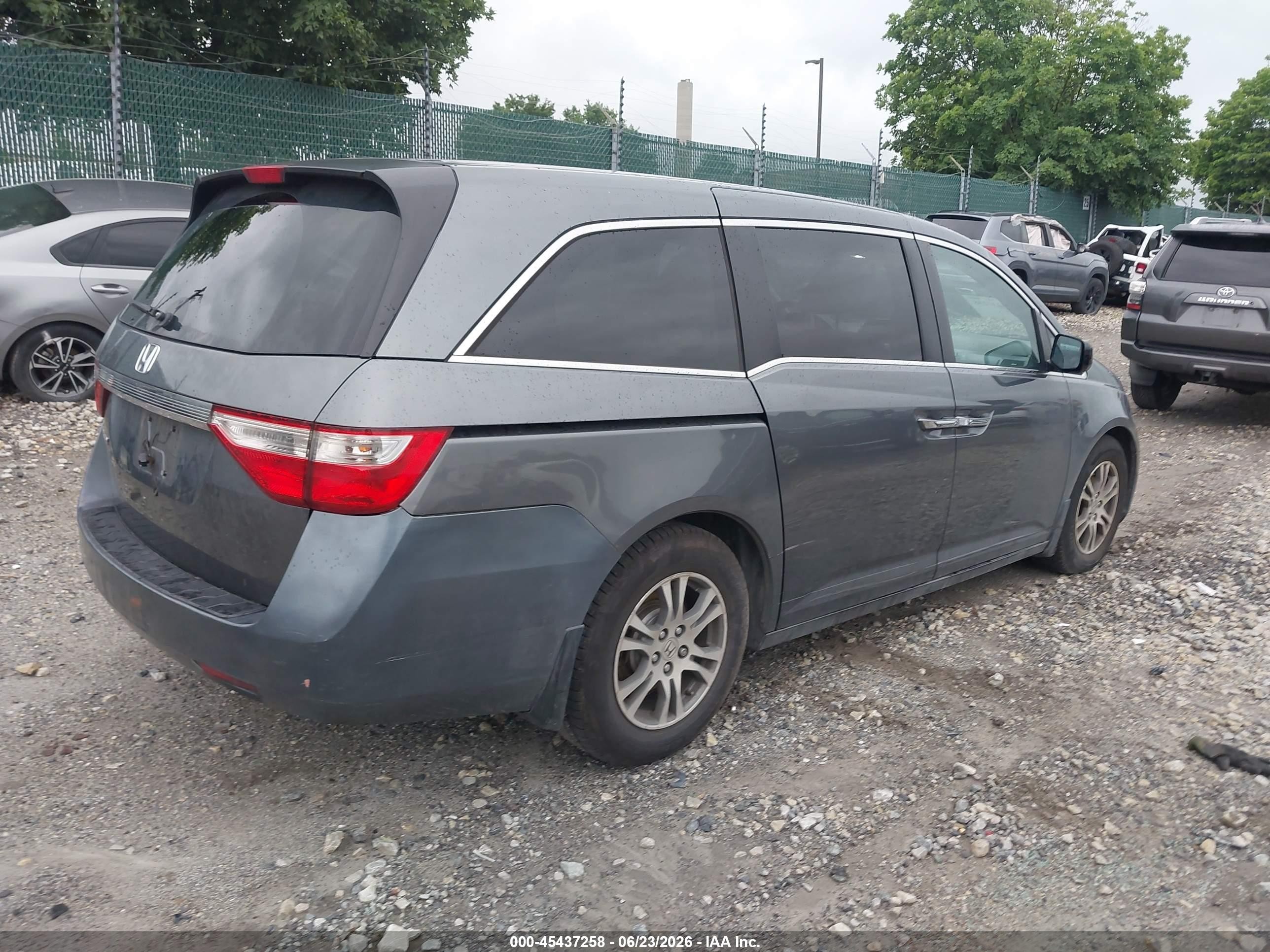 2012 Honda Odyssey Ex Gray vin: 5FNRL5H45CB085295
