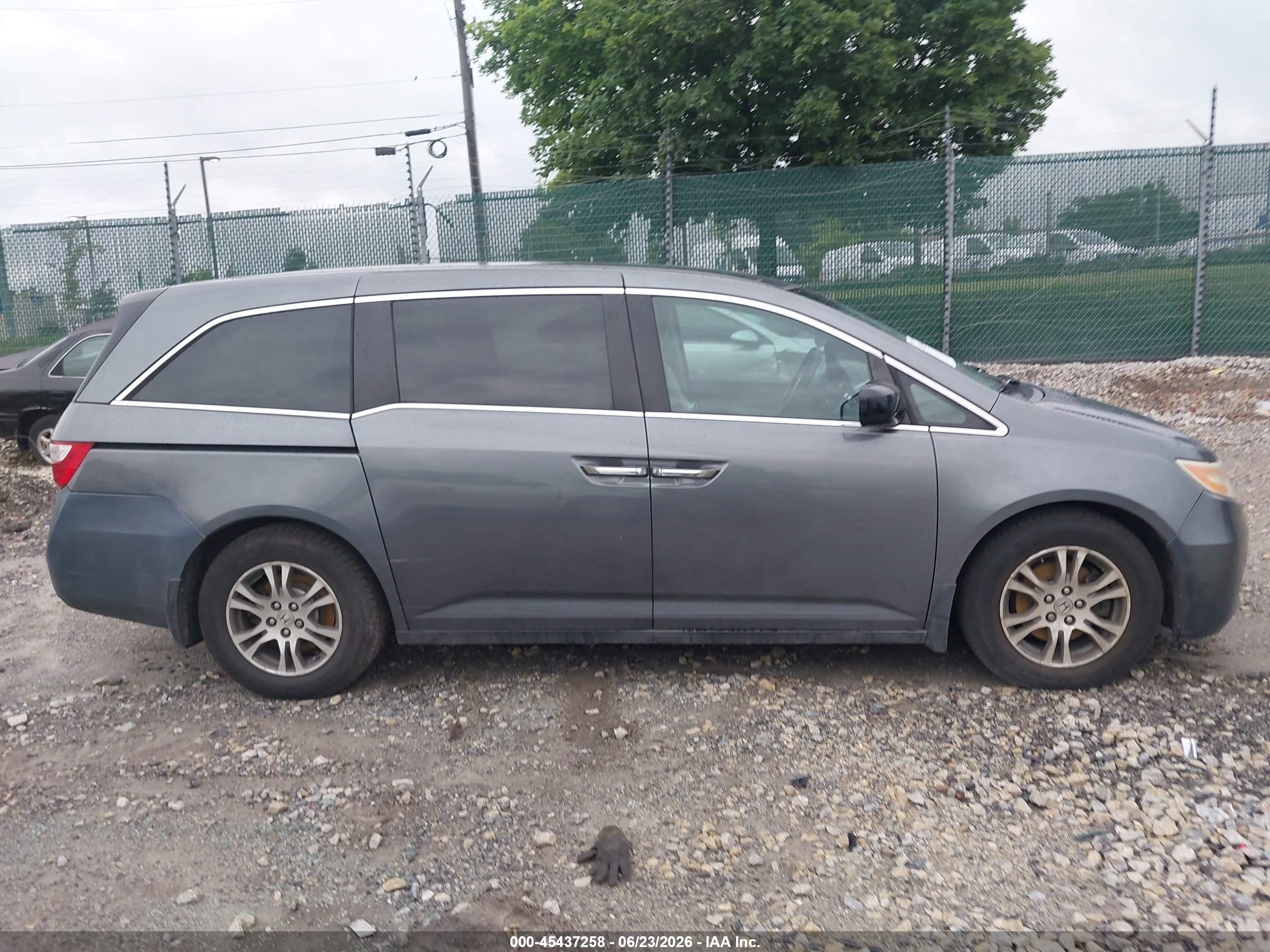 2012 Honda Odyssey Ex Gray vin: 5FNRL5H45CB085295