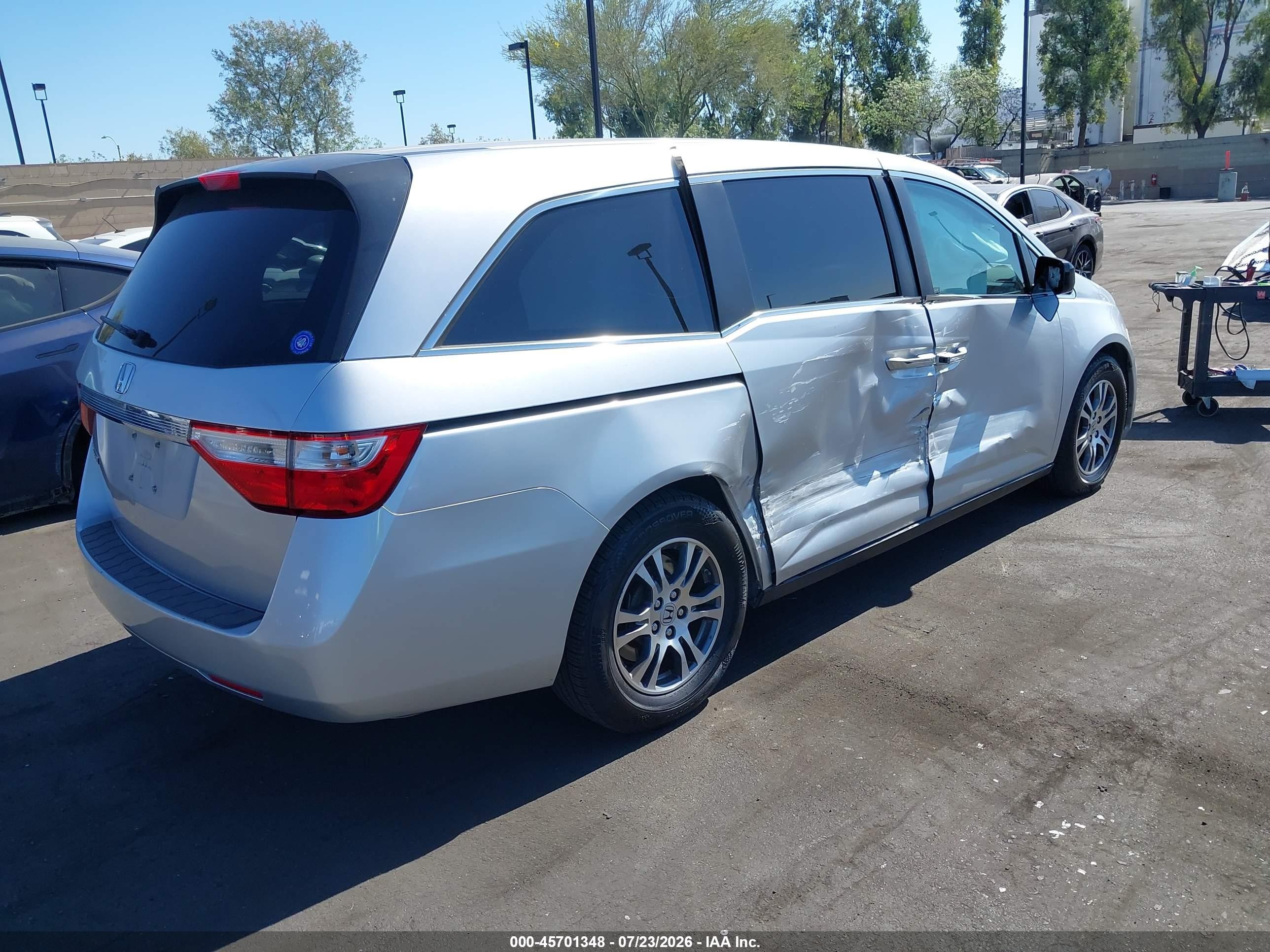2011 Honda Odyssey Ex Silver vin: 5FNRL5H47BB051972