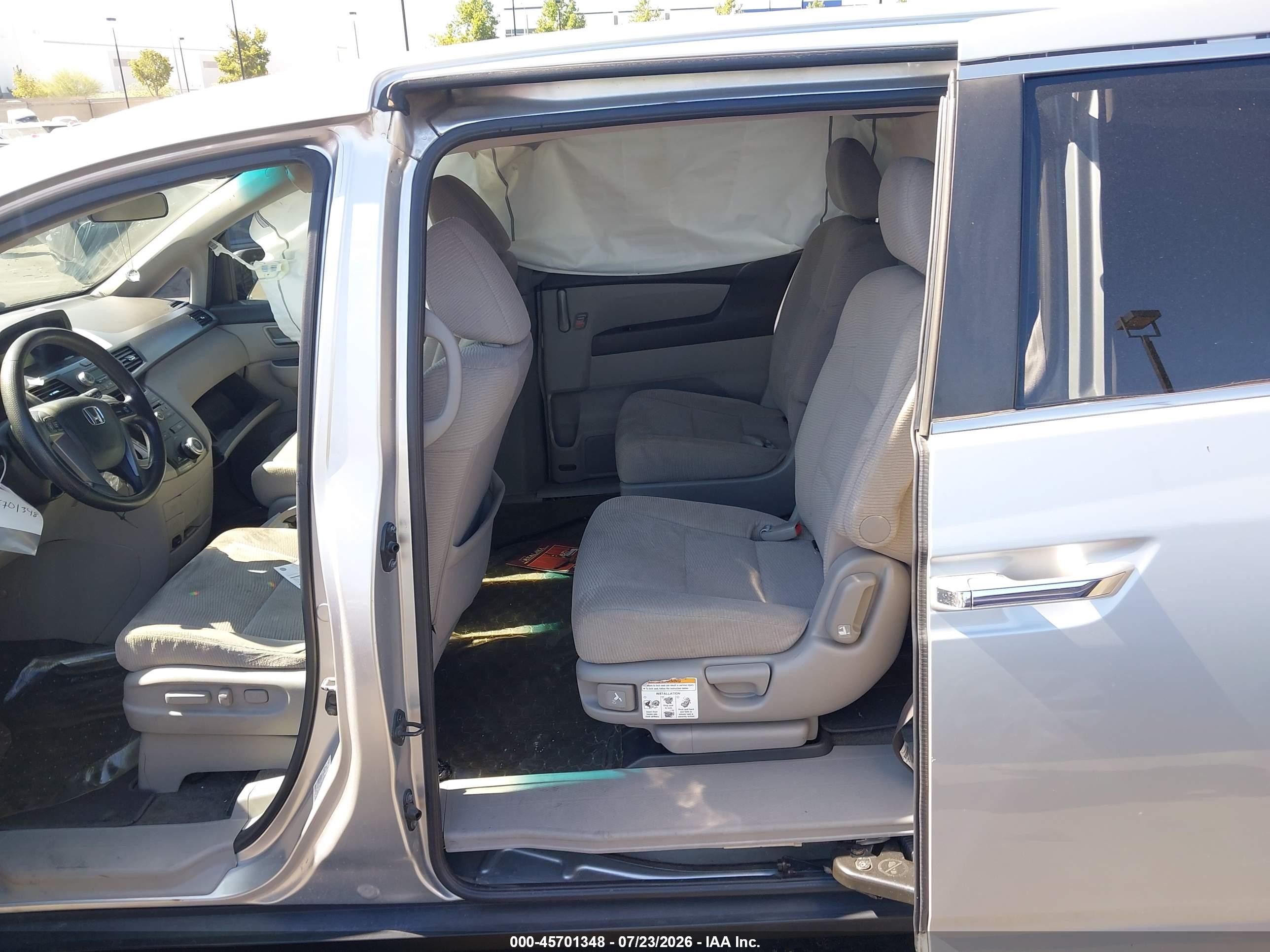 2011 Honda Odyssey Ex Silver vin: 5FNRL5H47BB051972