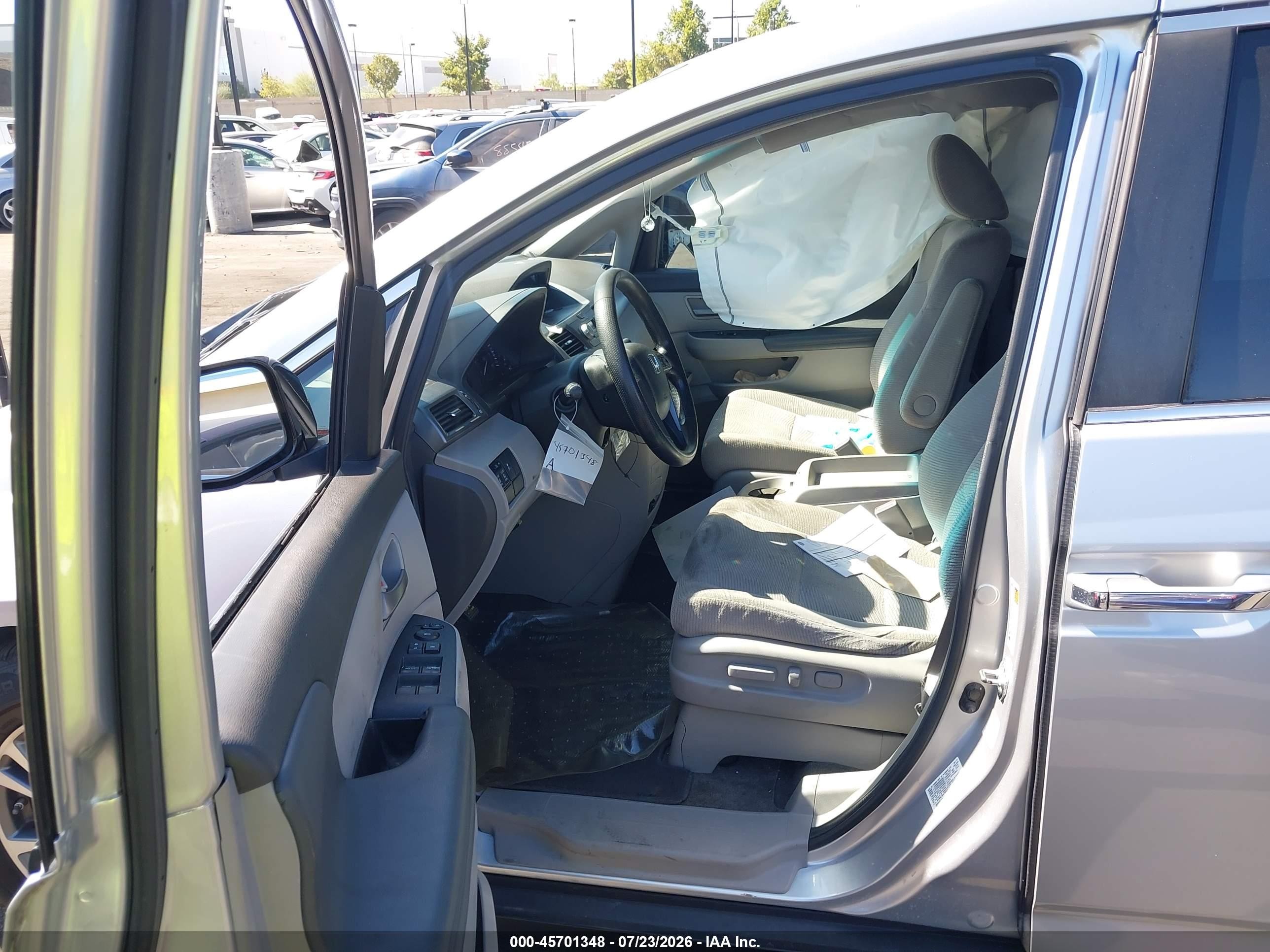 2011 Honda Odyssey Ex Silver vin: 5FNRL5H47BB051972