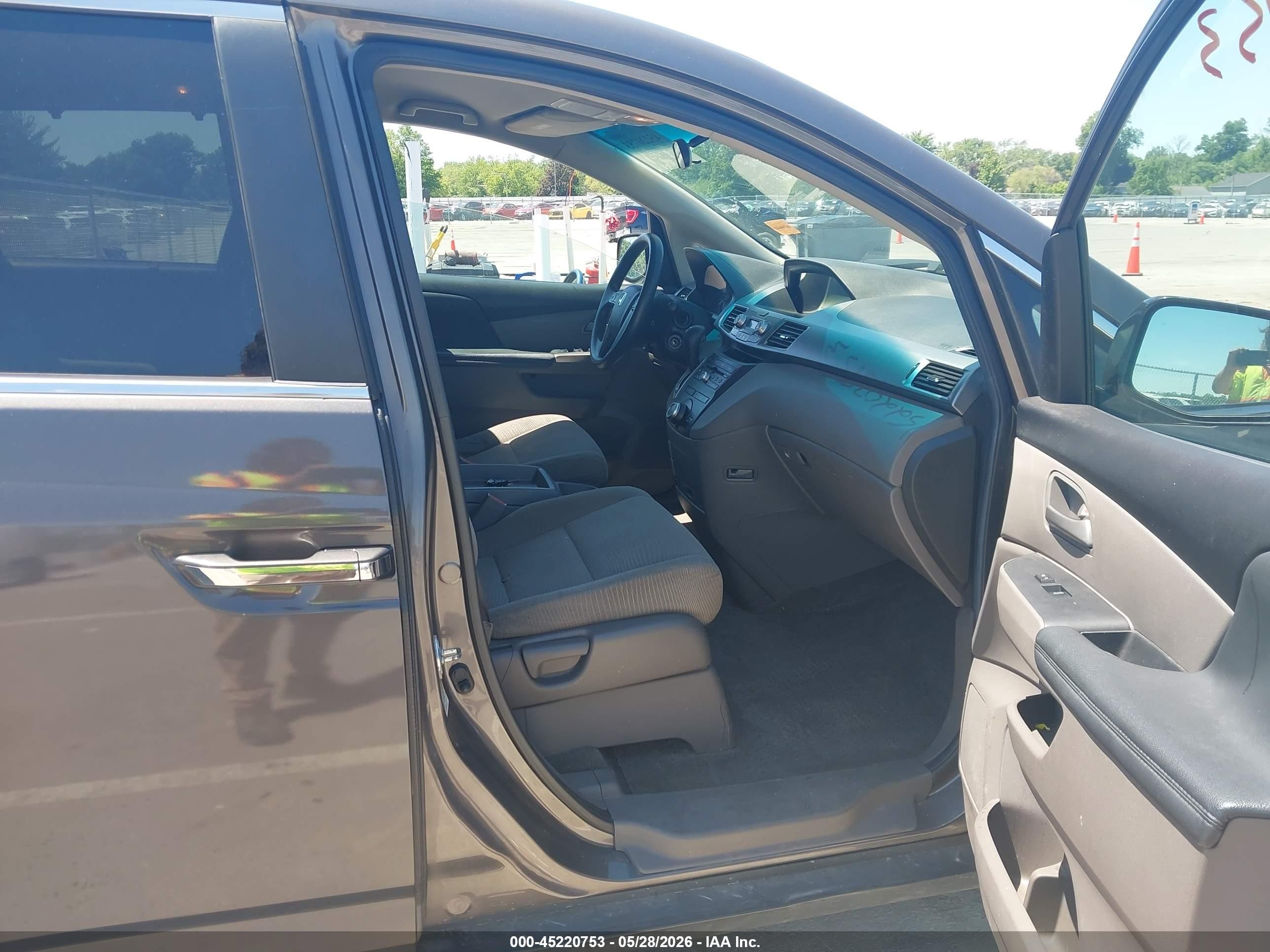2011 Honda Odyssey Ex Gray vin: 5FNRL5H47BB097477