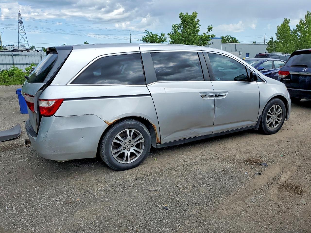 2011 Honda Odyssey Ex Silver vin: 5FNRL5H47BB509204