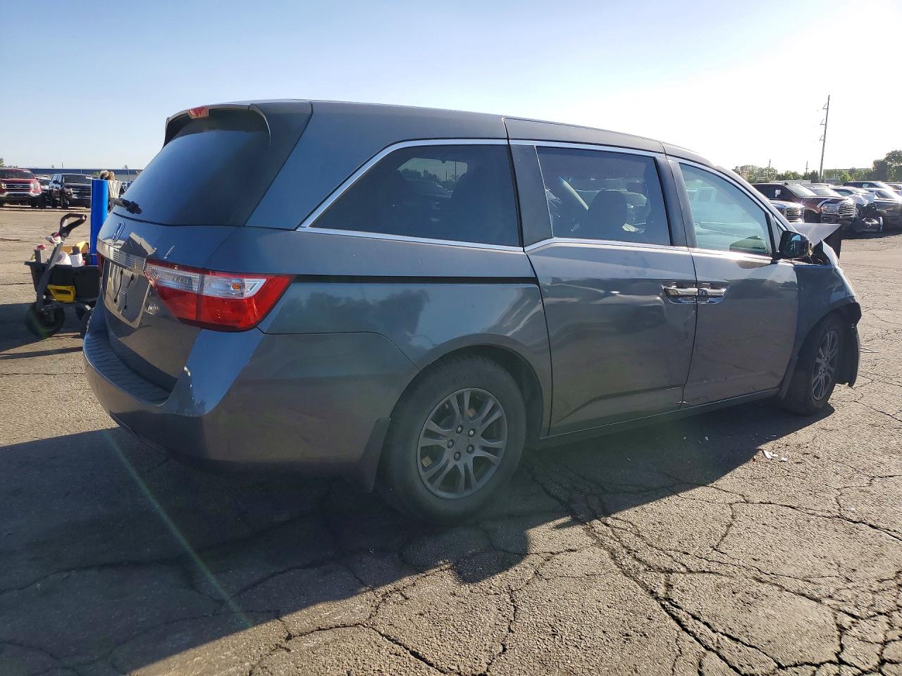 2012 Honda Odyssey Ex Gray vin: 5FNRL5H47CB095388