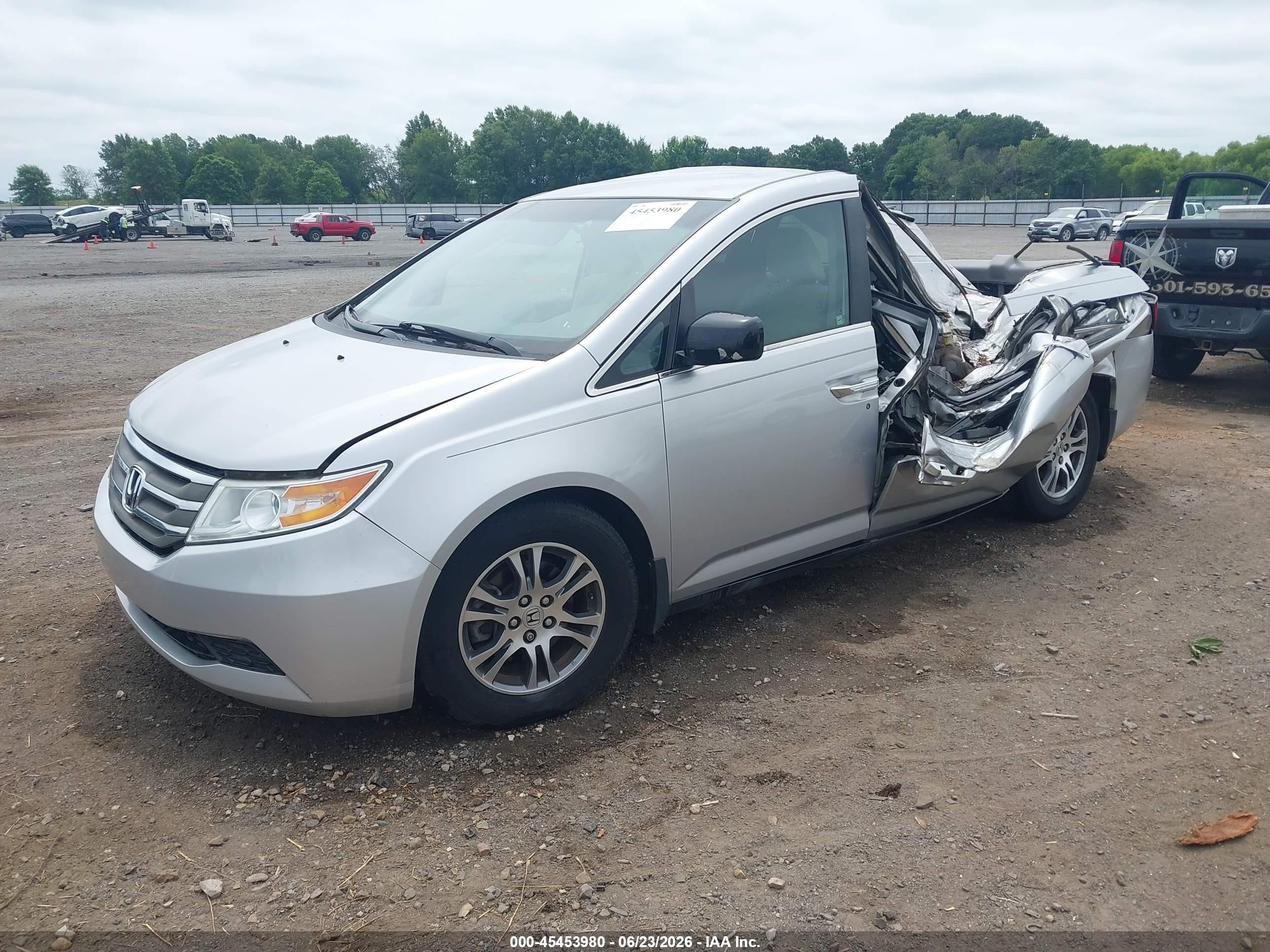 2013 Honda Odyssey Ex Серебряный vin: 5FNRL5H47DB044586