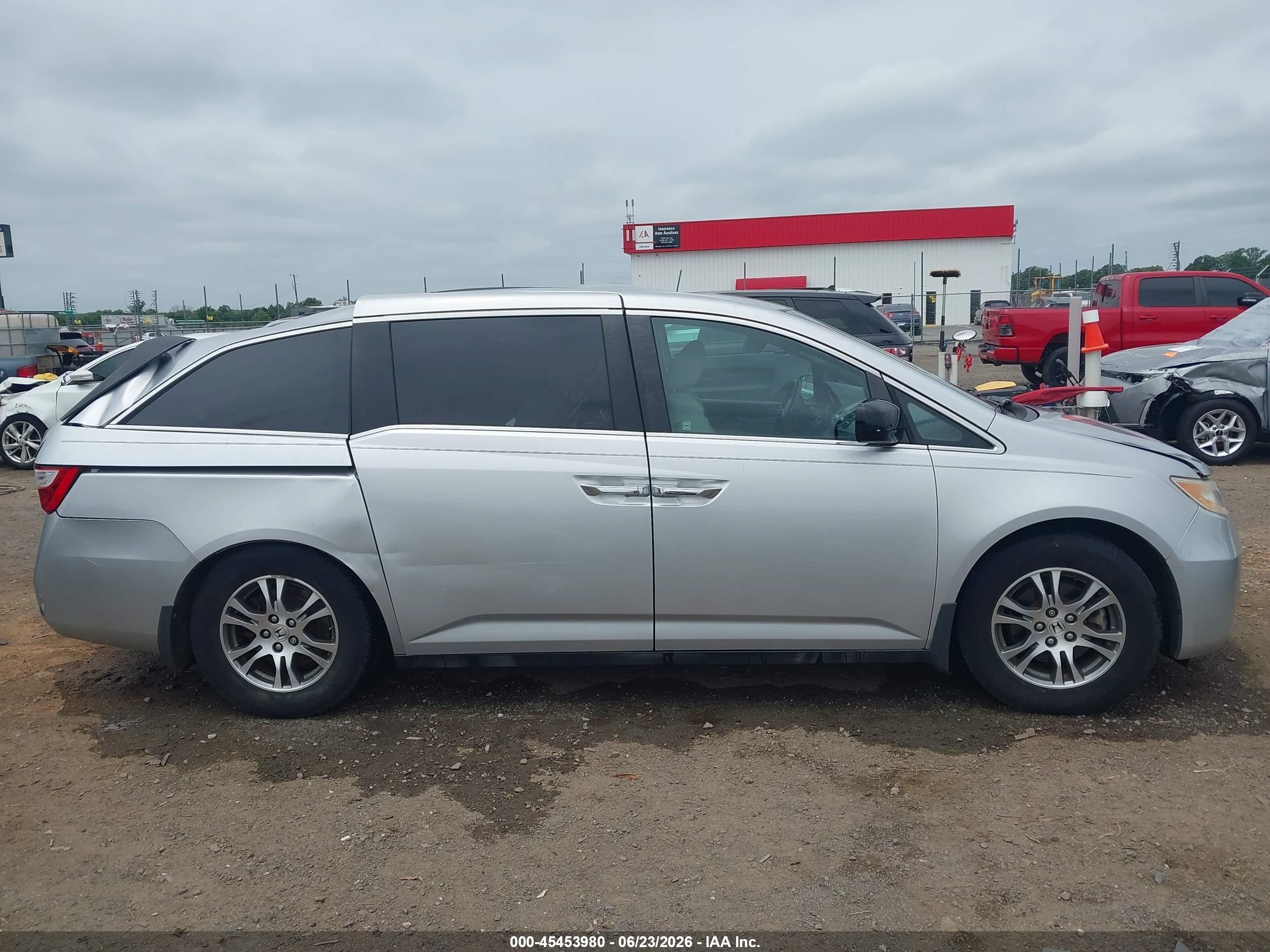 2013 Honda Odyssey Ex Серебряный vin: 5FNRL5H47DB044586
