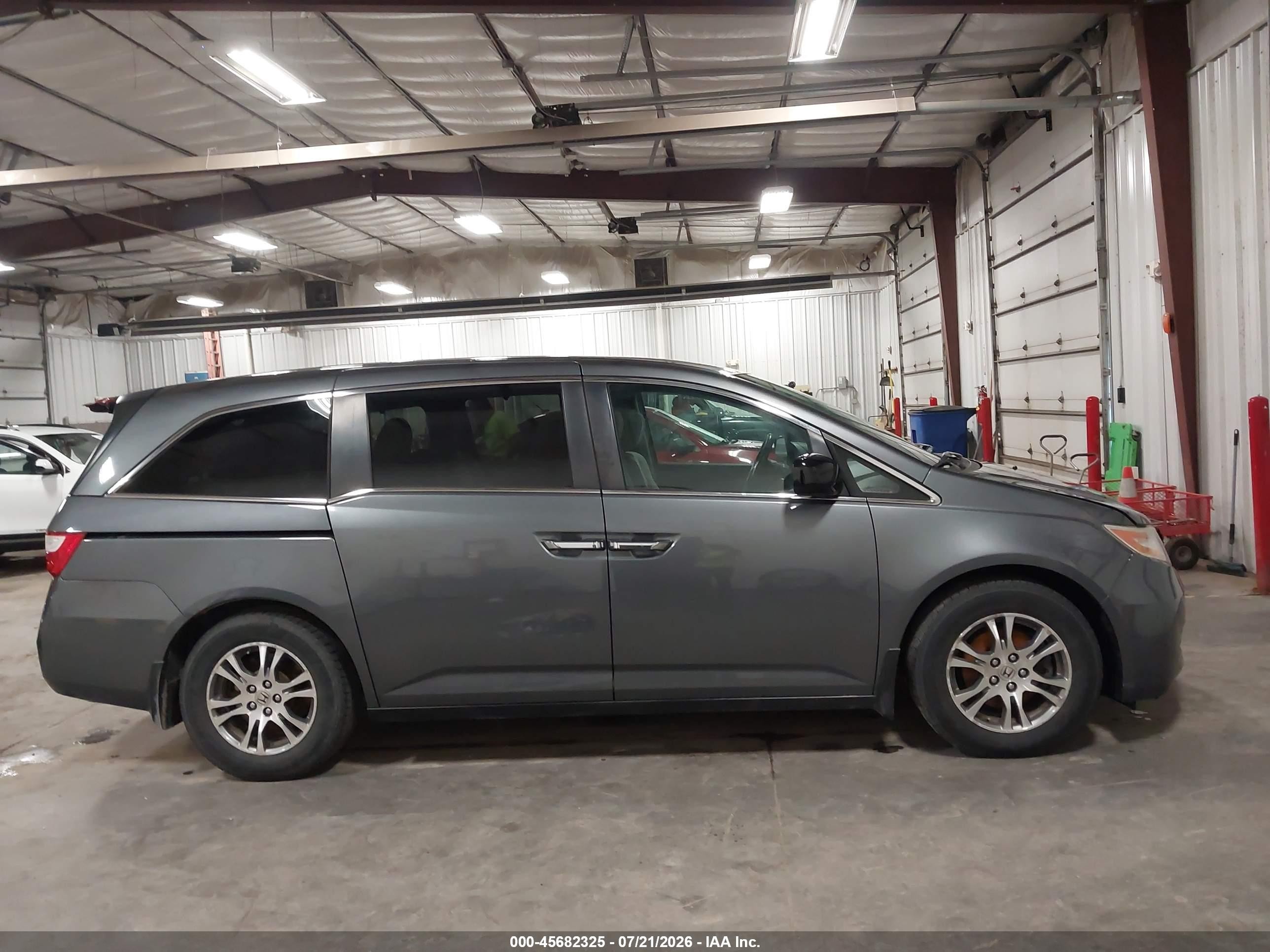 2013 Honda Odyssey Ex Gray vin: 5FNRL5H47DB058469