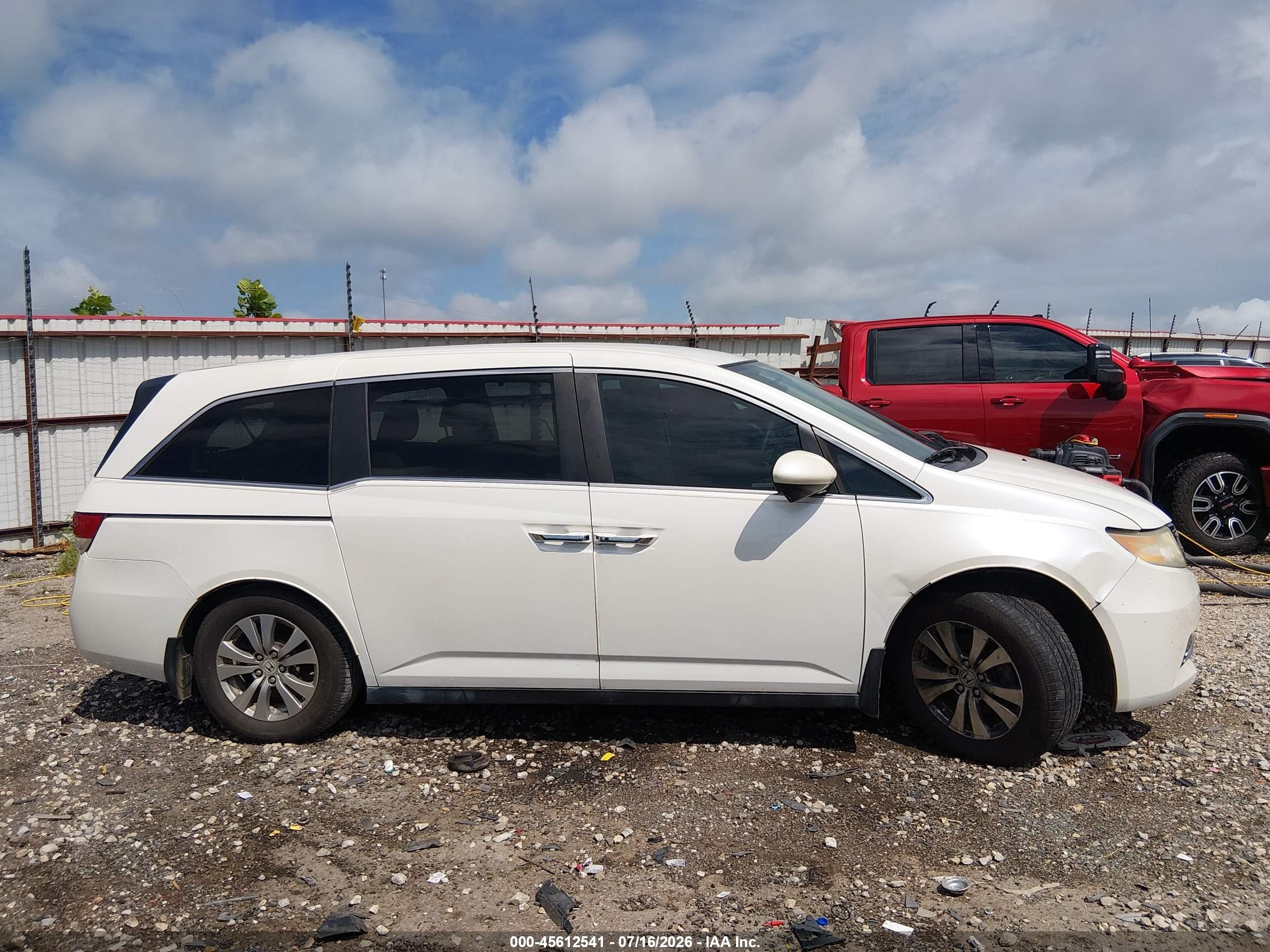 2014 Honda Odyssey Ex White vin: 5FNRL5H47EB077668