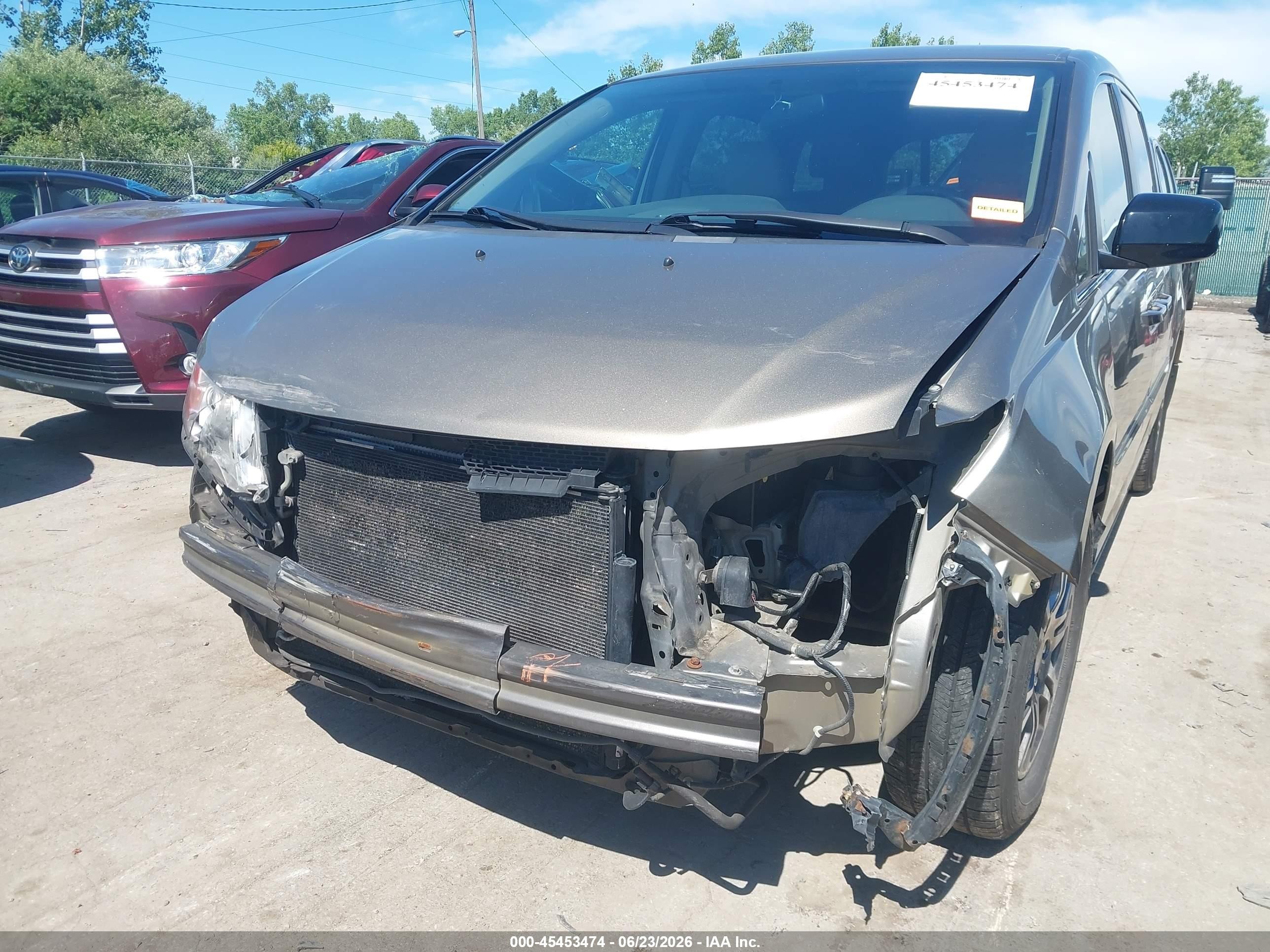 2011 Honda Odyssey Ex Tan vin: 5FNRL5H48BB082003