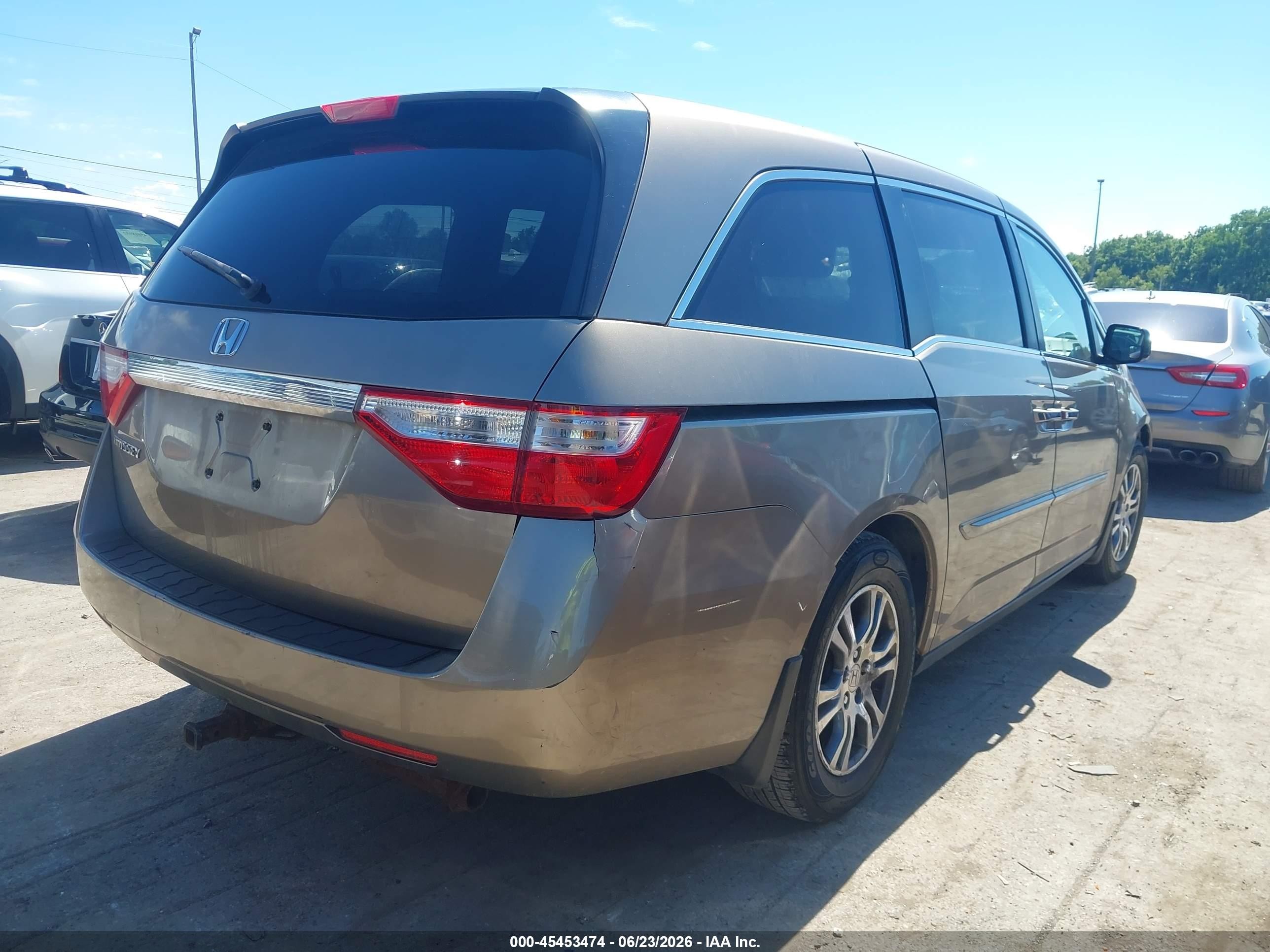 2011 Honda Odyssey Ex Tan vin: 5FNRL5H48BB082003