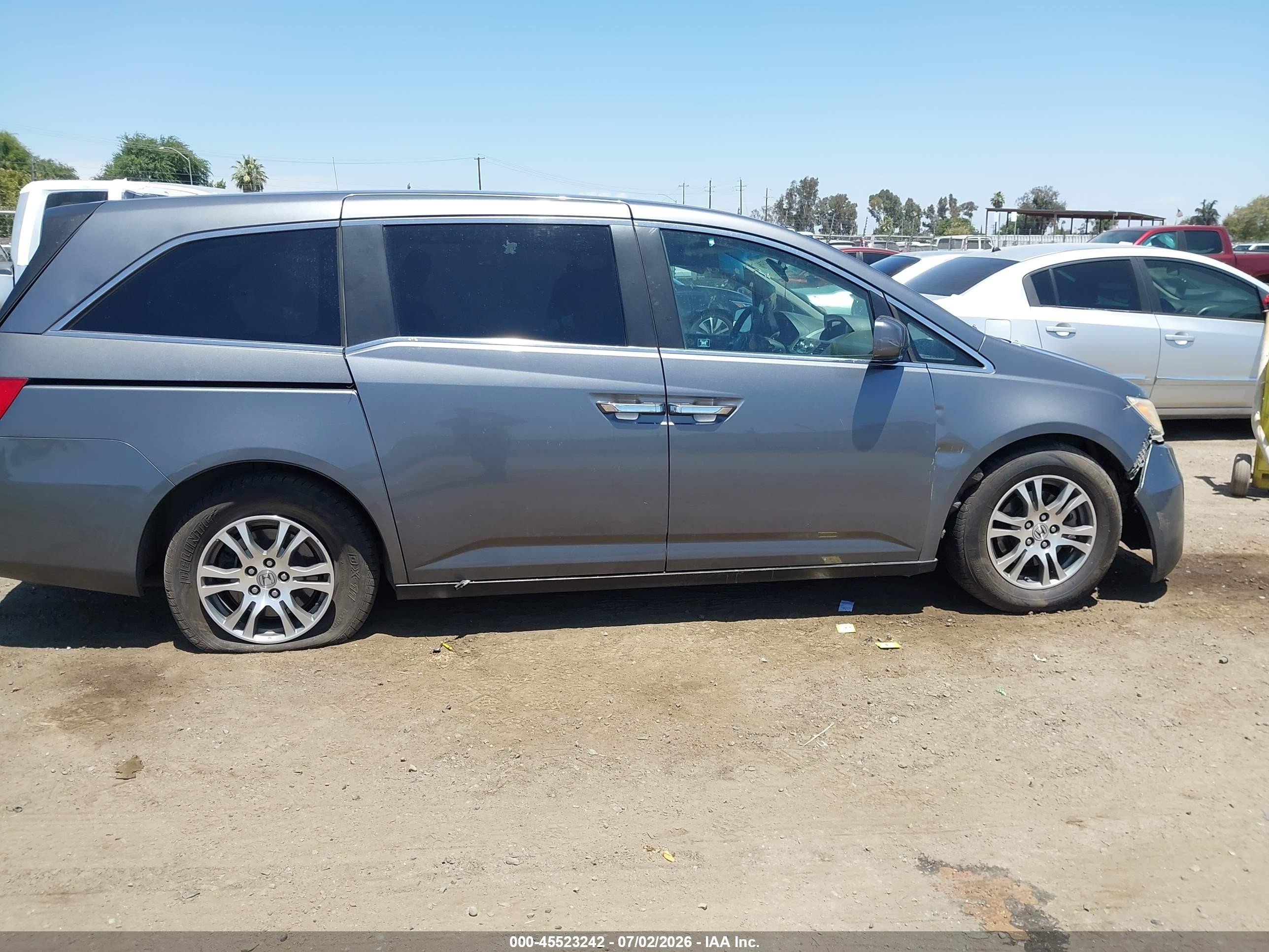 2011 Honda Odyssey Ex Gray vin: 5FNRL5H48BB101360