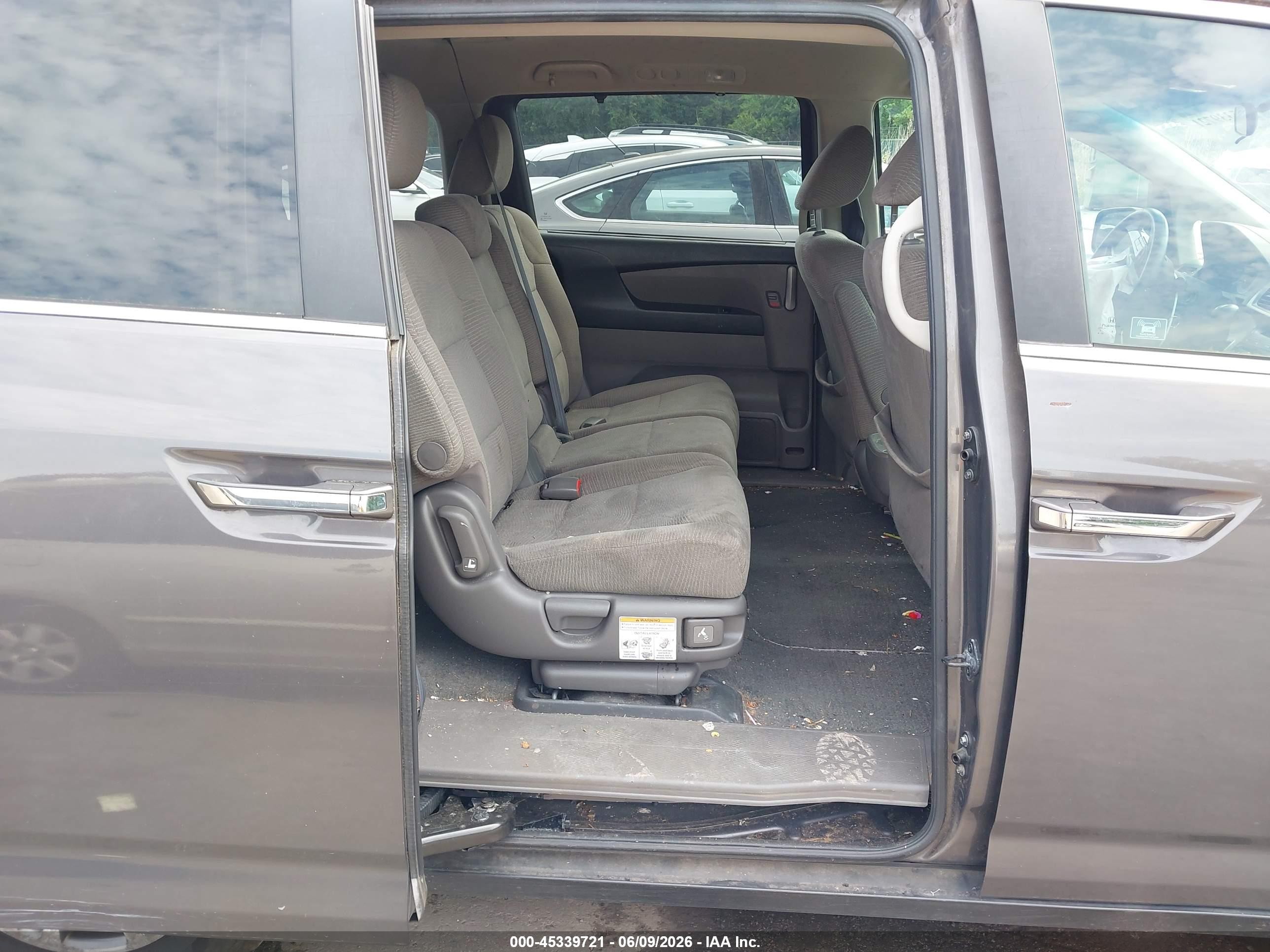 2012 Honda Odyssey Ex Gray vin: 5FNRL5H48CB071181