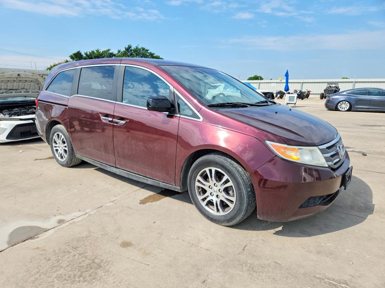 2012 Honda Odyssey Burgundy vin: 5FNRL5H48CB083492