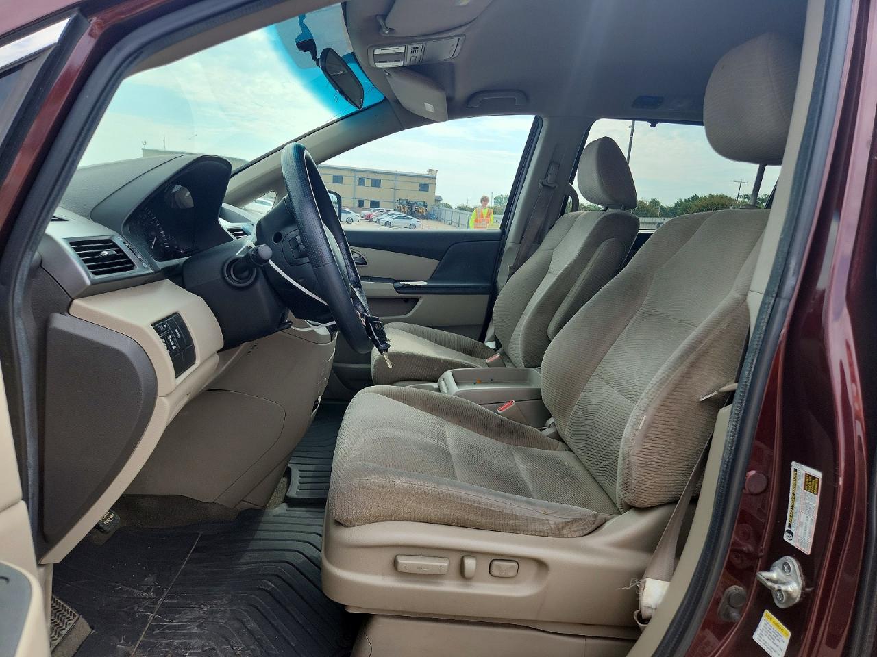 2012 Honda Odyssey Burgundy vin: 5FNRL5H48CB083492