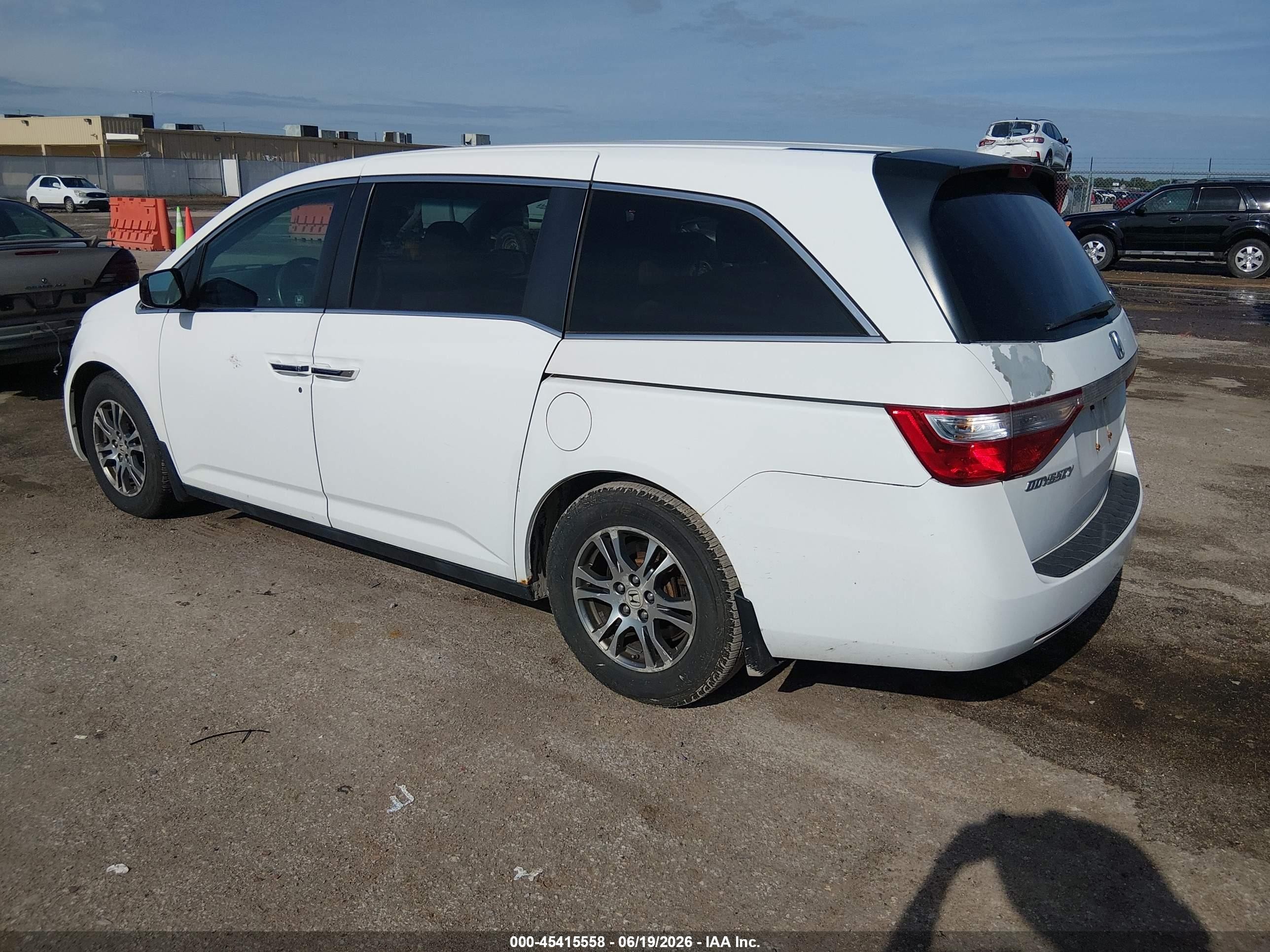 2012 Honda Odyssey Ex White vin: 5FNRL5H48CB103658