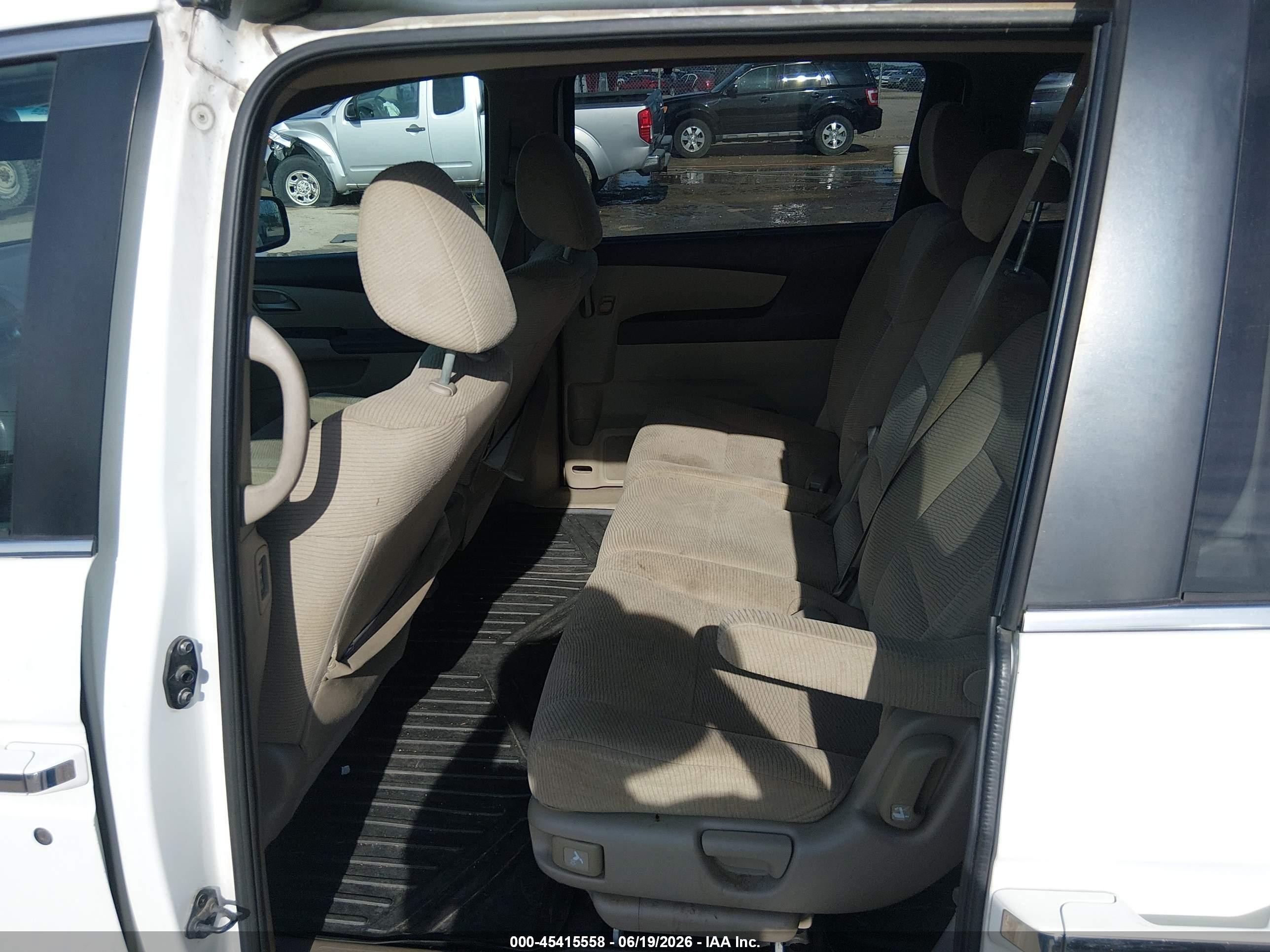 2012 Honda Odyssey Ex White vin: 5FNRL5H48CB103658
