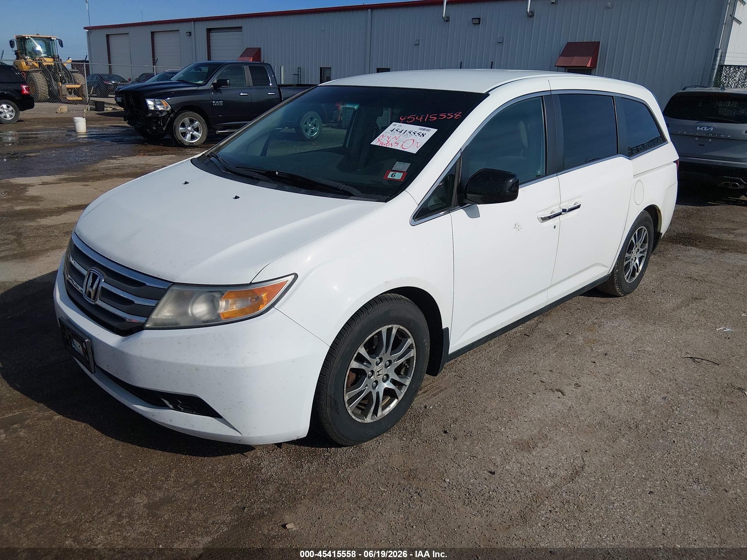 2012 Honda Odyssey Ex White vin: 5FNRL5H48CB103658