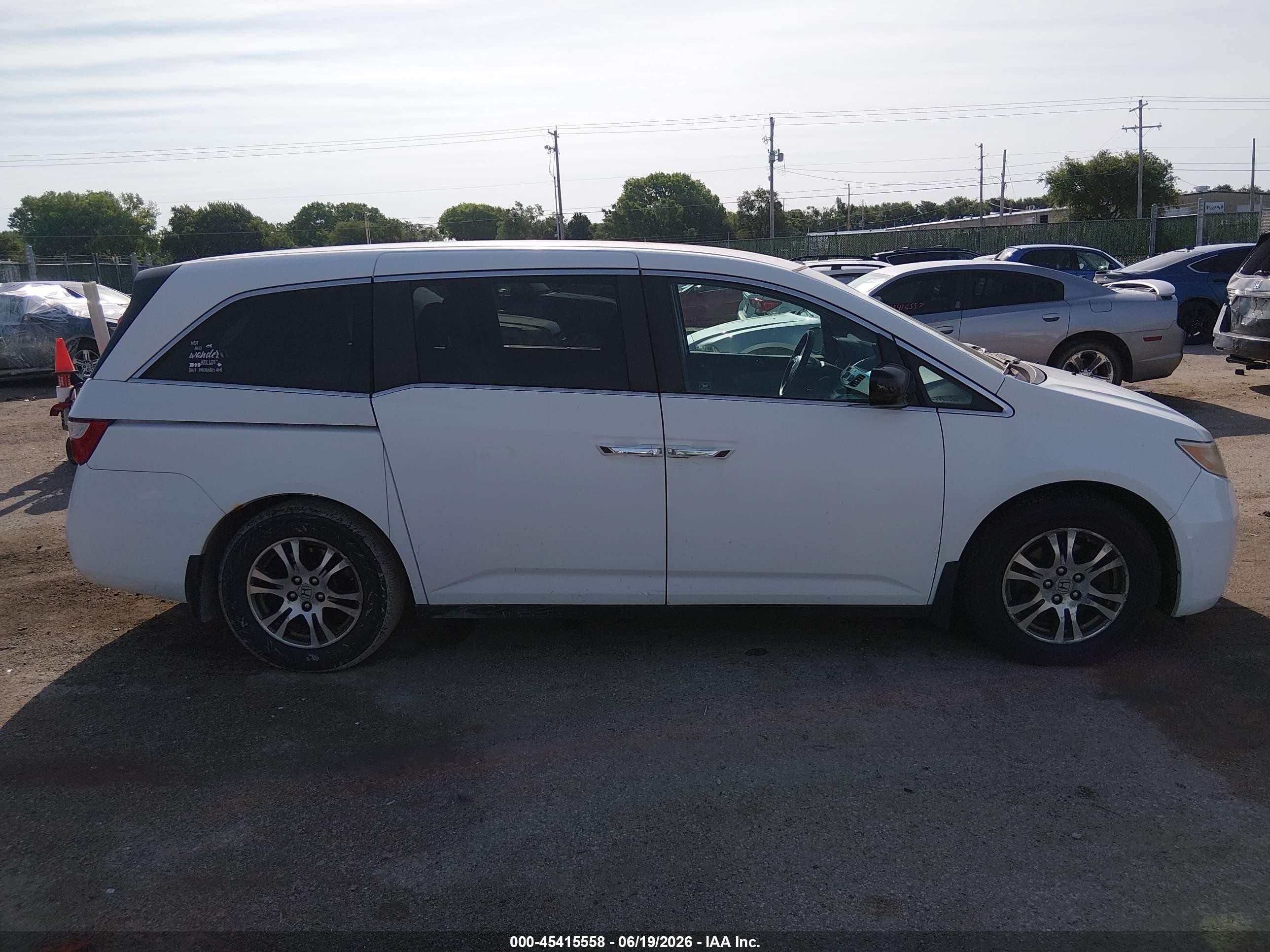 2012 Honda Odyssey Ex White vin: 5FNRL5H48CB103658