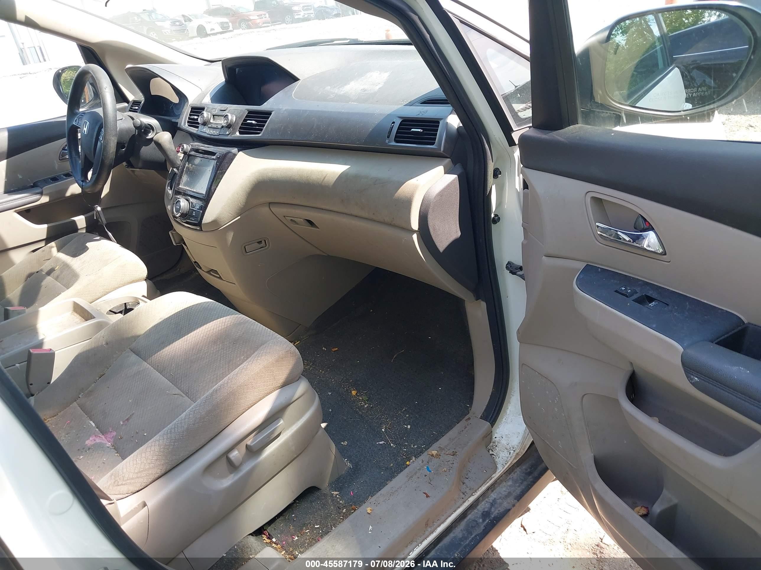 2015 Honda Odyssey Ex White vin: 5FNRL5H48FB033275