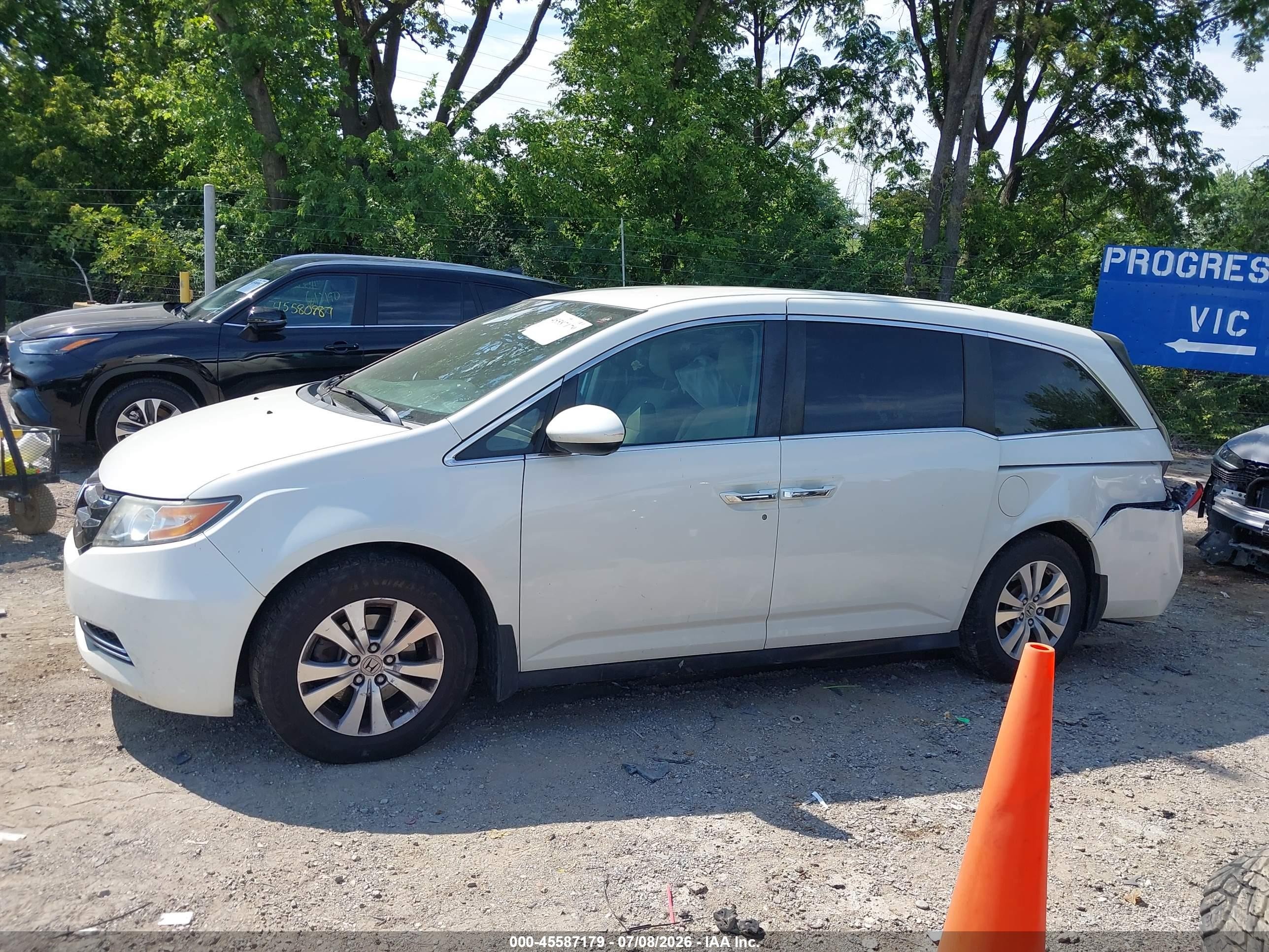 2015 Honda Odyssey Ex White vin: 5FNRL5H48FB033275