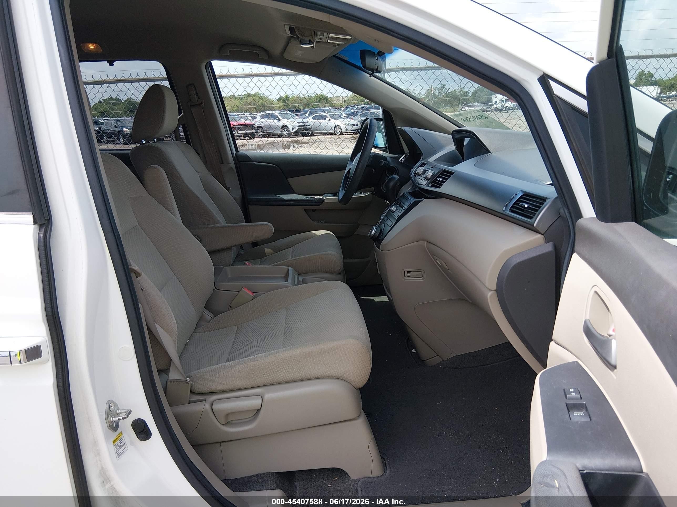 2011 Honda Odyssey Ex White vin: 5FNRL5H49BB003051