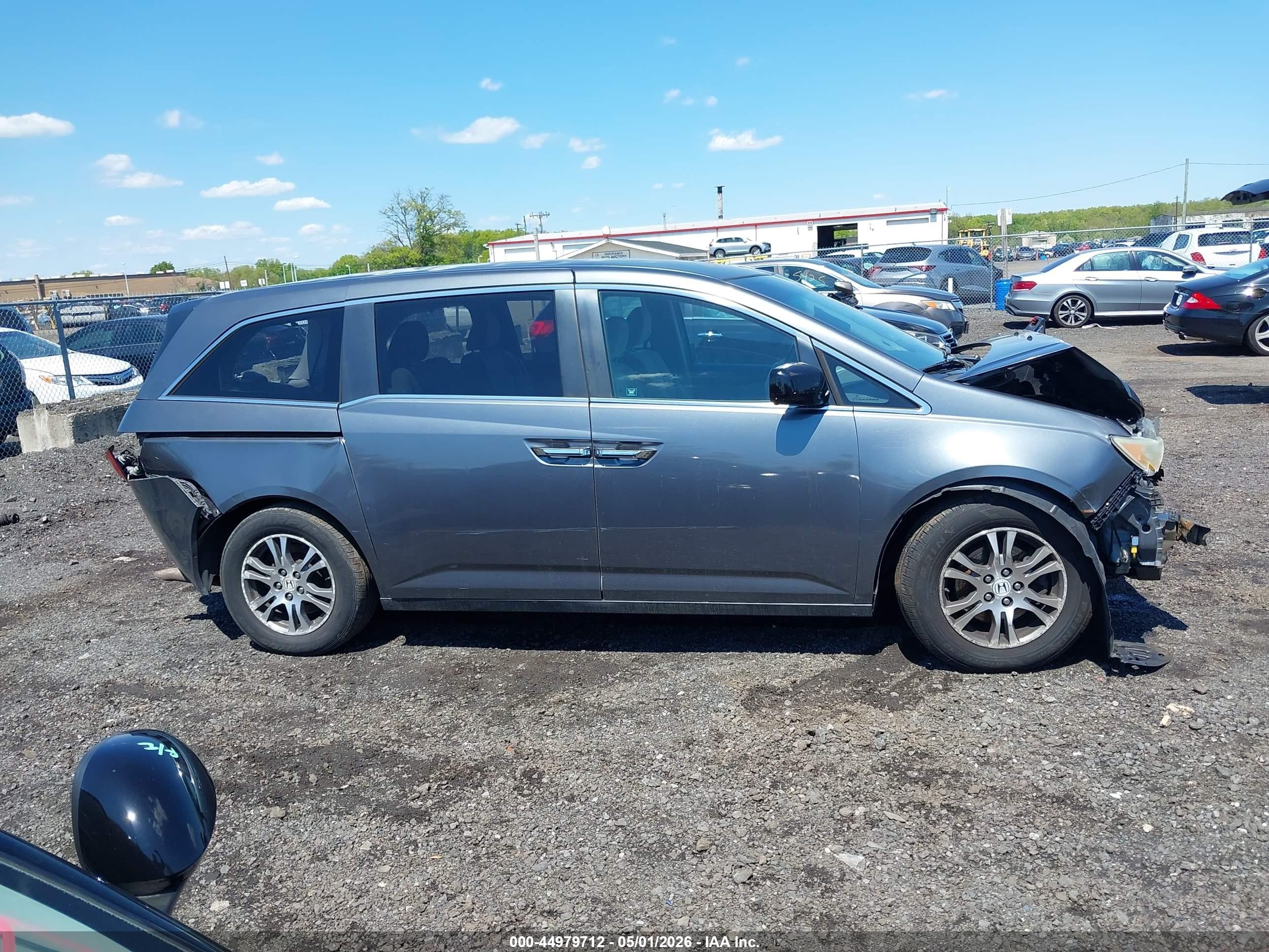 2011 Honda Odyssey Ex Gray vin: 5FNRL5H49BB009531