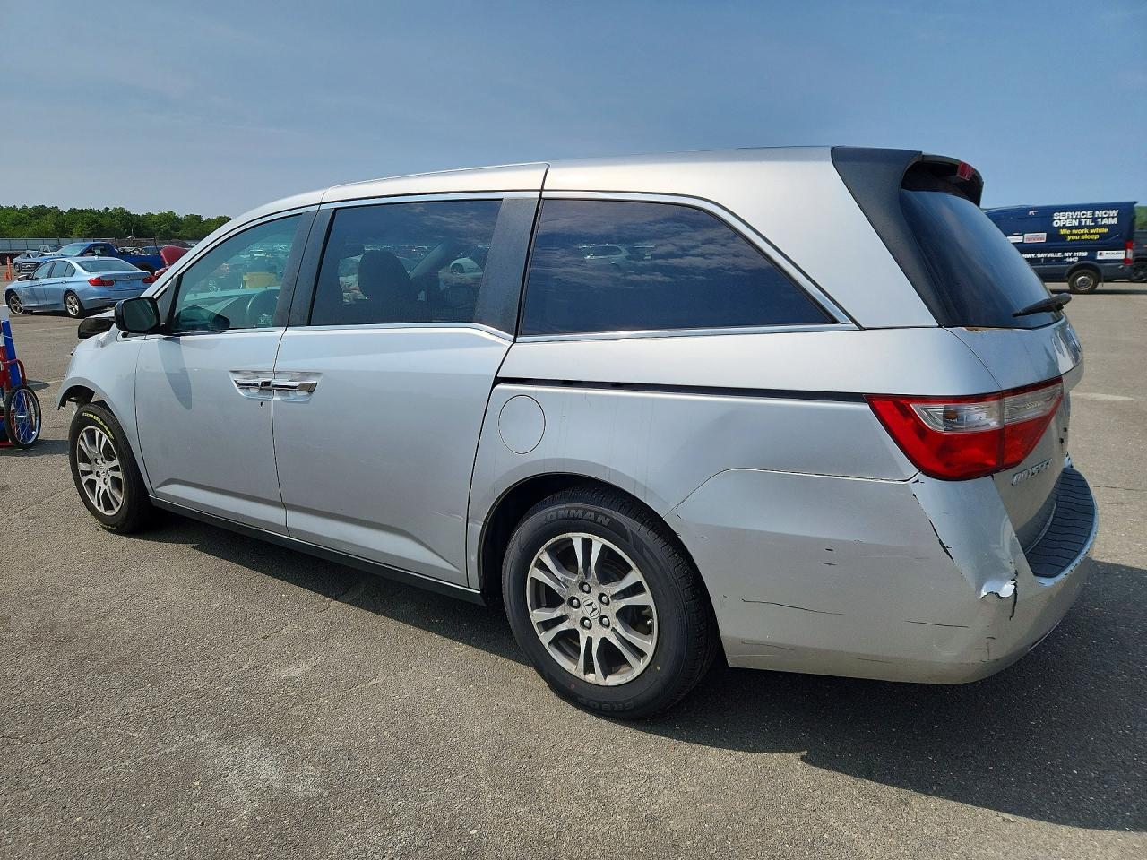 2011 Honda Odyssey Ex Silver vin: 5FNRL5H49BB025454