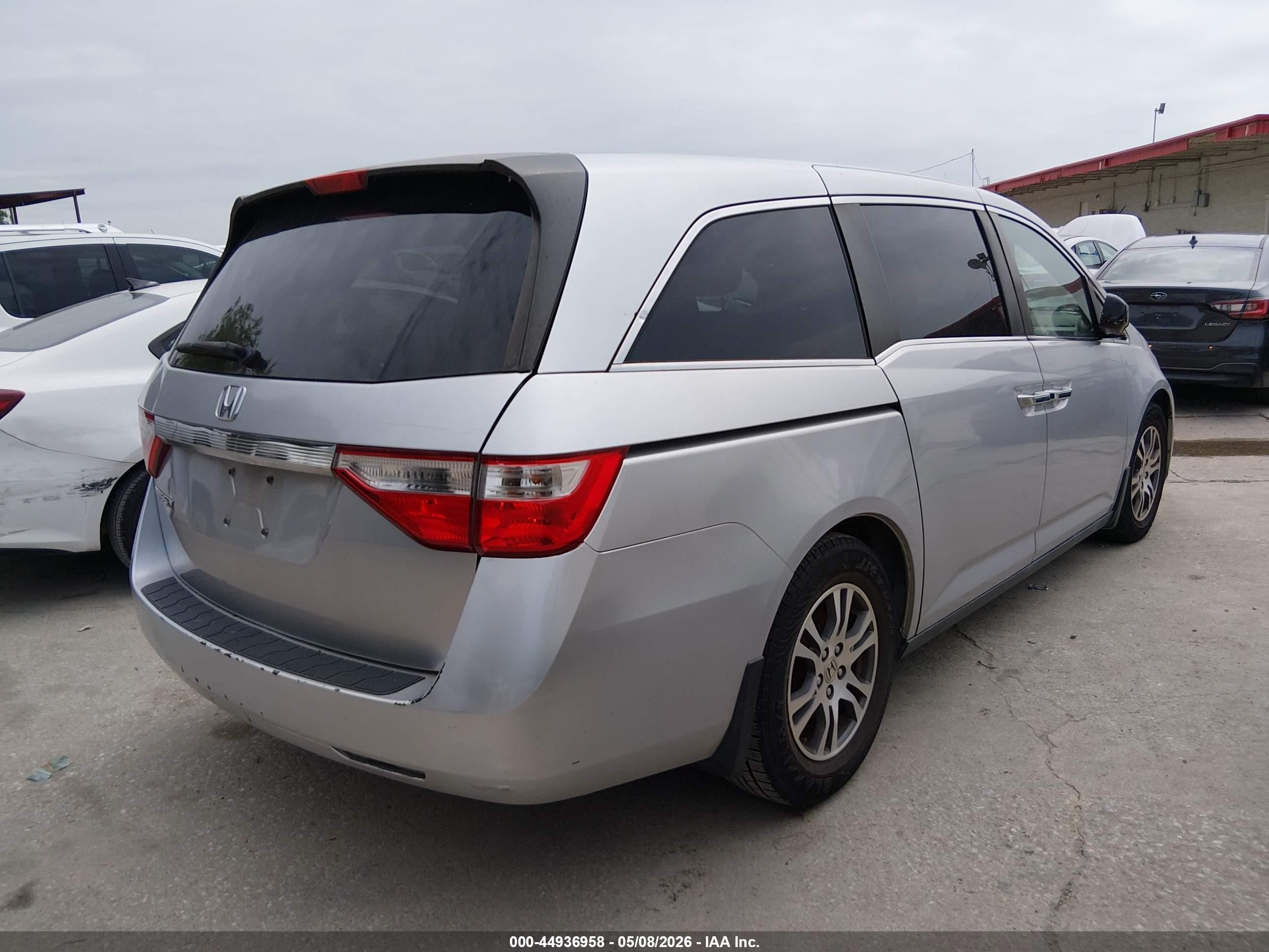 2011 Honda Odyssey Ex Silver vin: 5FNRL5H49BB060883