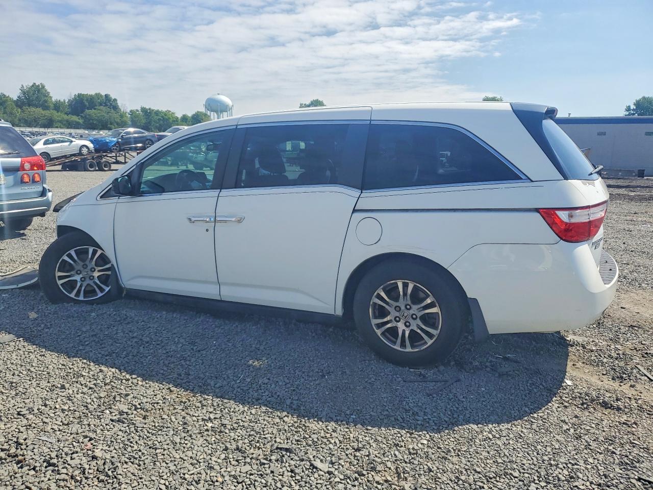 2013 Honda Odyssey Ex White vin: 5FNRL5H49DB025487