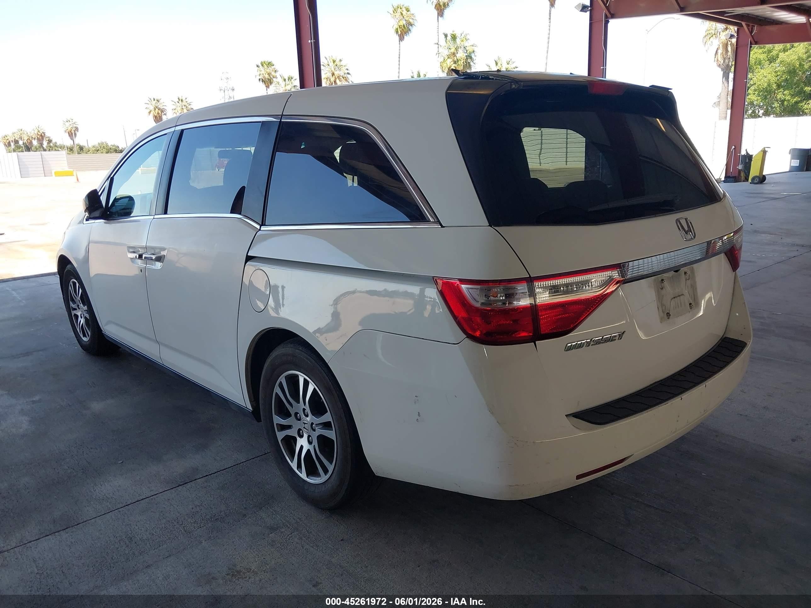 2013 Honda Odyssey Ex White vin: 5FNRL5H49DB031287