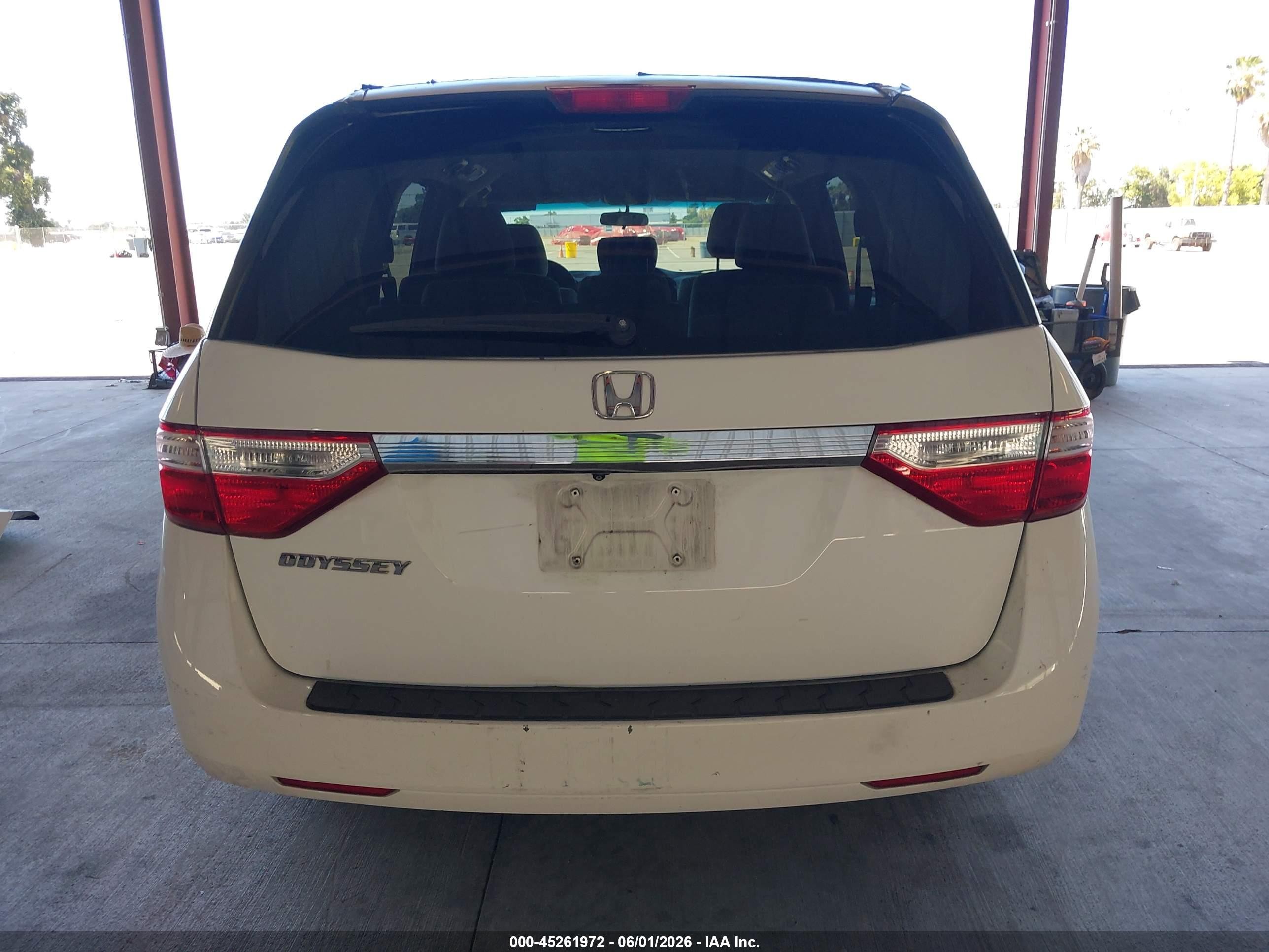 2013 Honda Odyssey Ex White vin: 5FNRL5H49DB031287