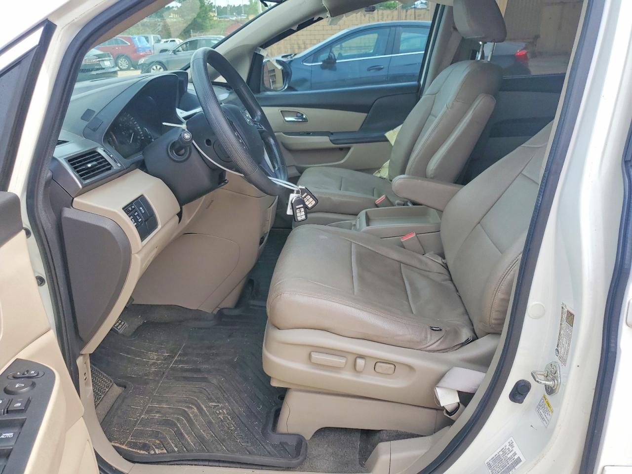 2014 Honda Odyssey White vin: 5FNRL5H49EB082158