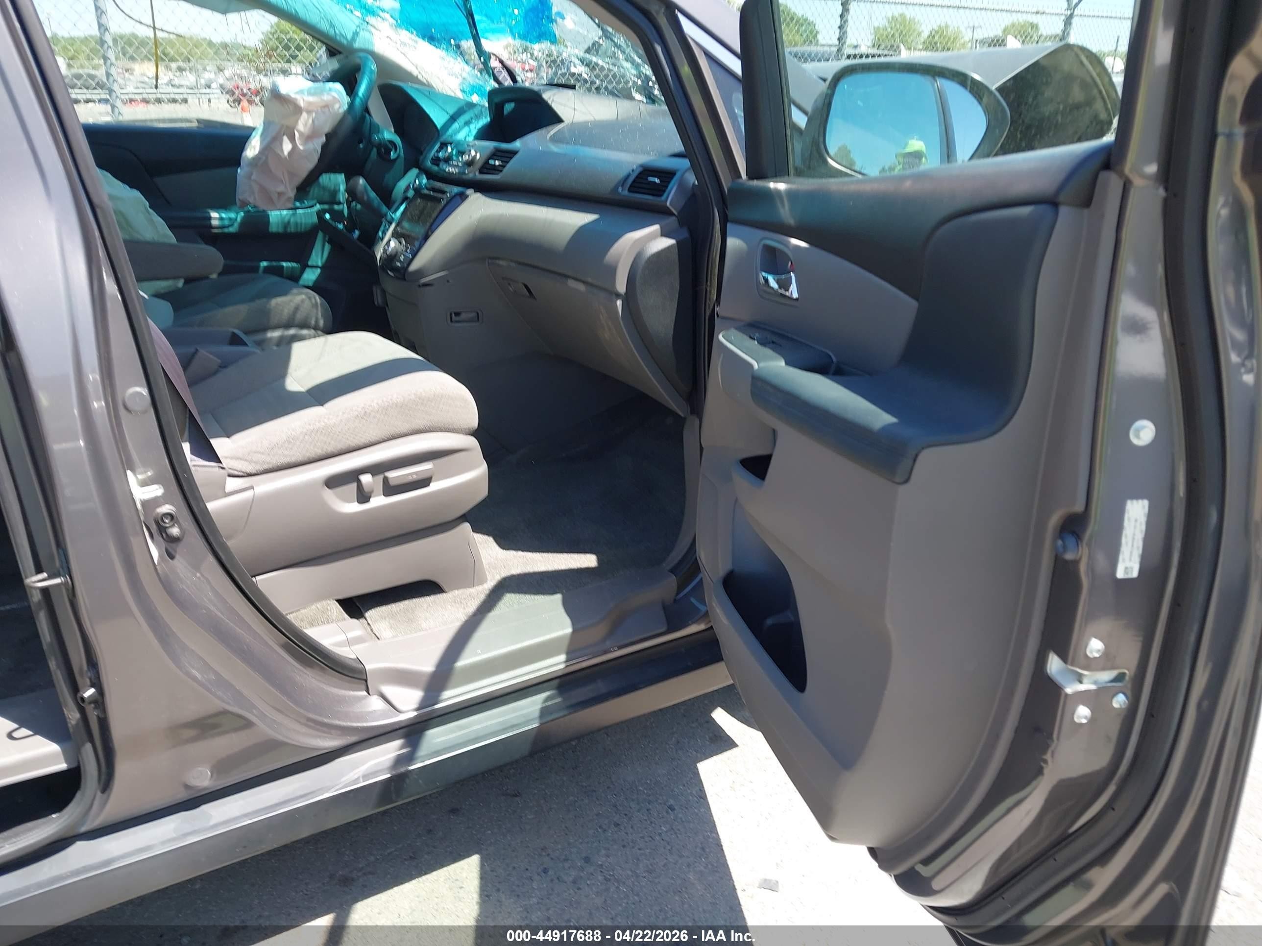 2015 Honda Odyssey Ex Gray vin: 5FNRL5H49FB118190