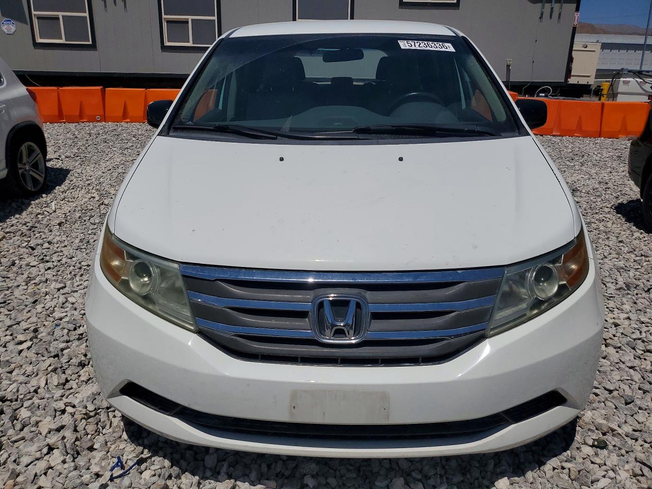 2011 Honda Odyssey Ex White vin: 5FNRL5H4XBB063680