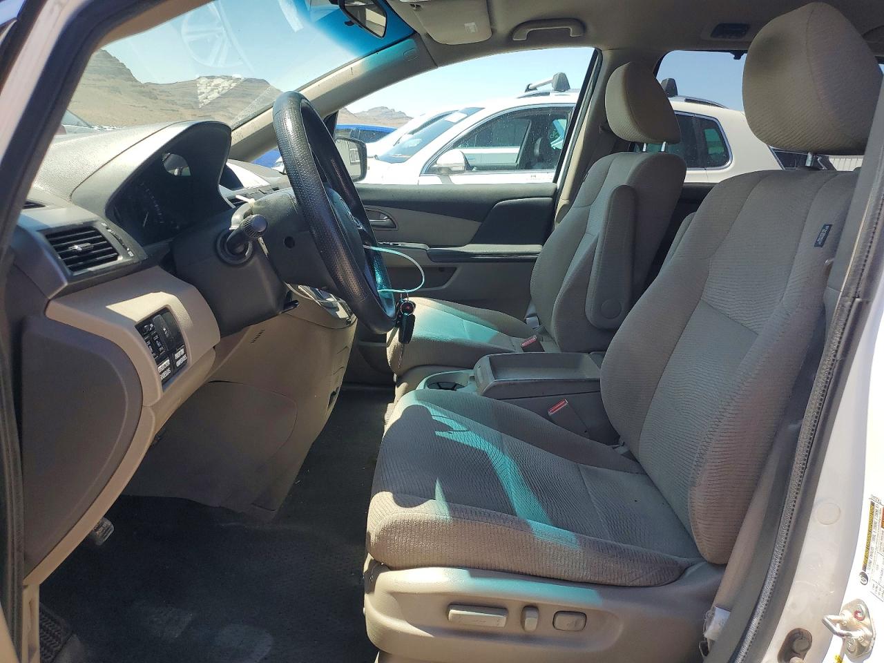 2011 Honda Odyssey Ex White vin: 5FNRL5H4XBB063680