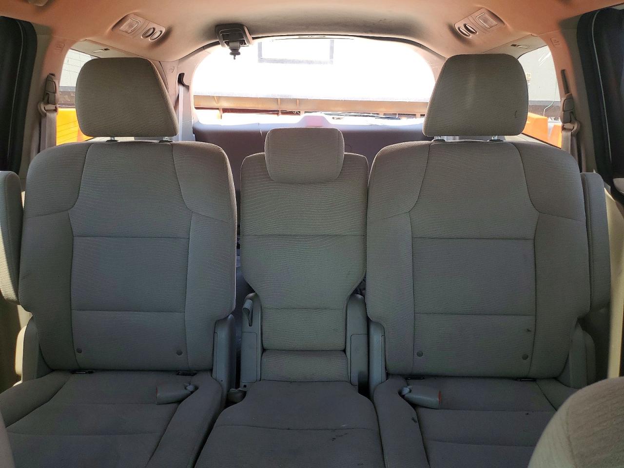 2011 Honda Odyssey Ex White vin: 5FNRL5H4XBB063680