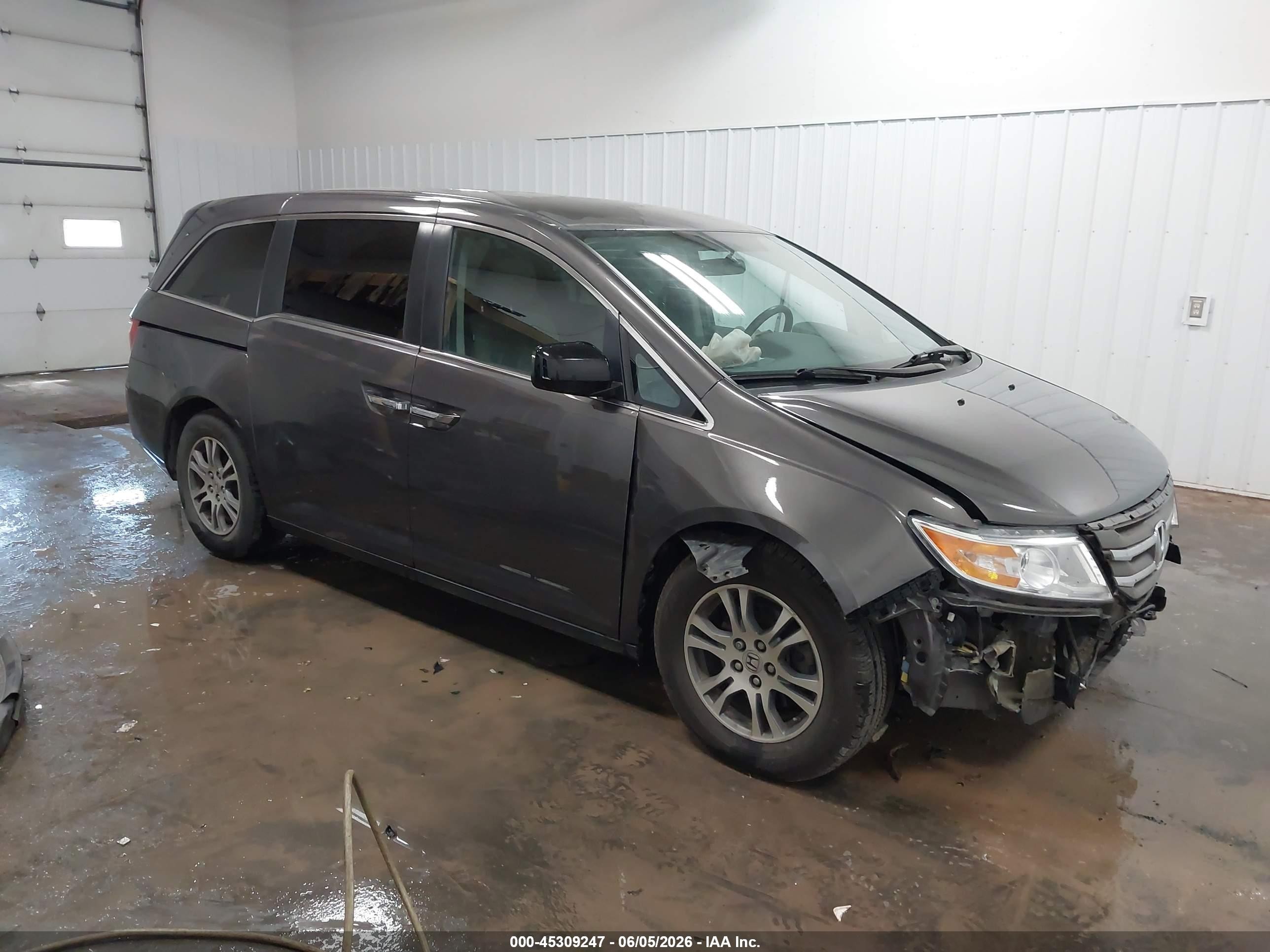 2013 Honda Odyssey Ex Gray vin: 5FNRL5H4XDB049135