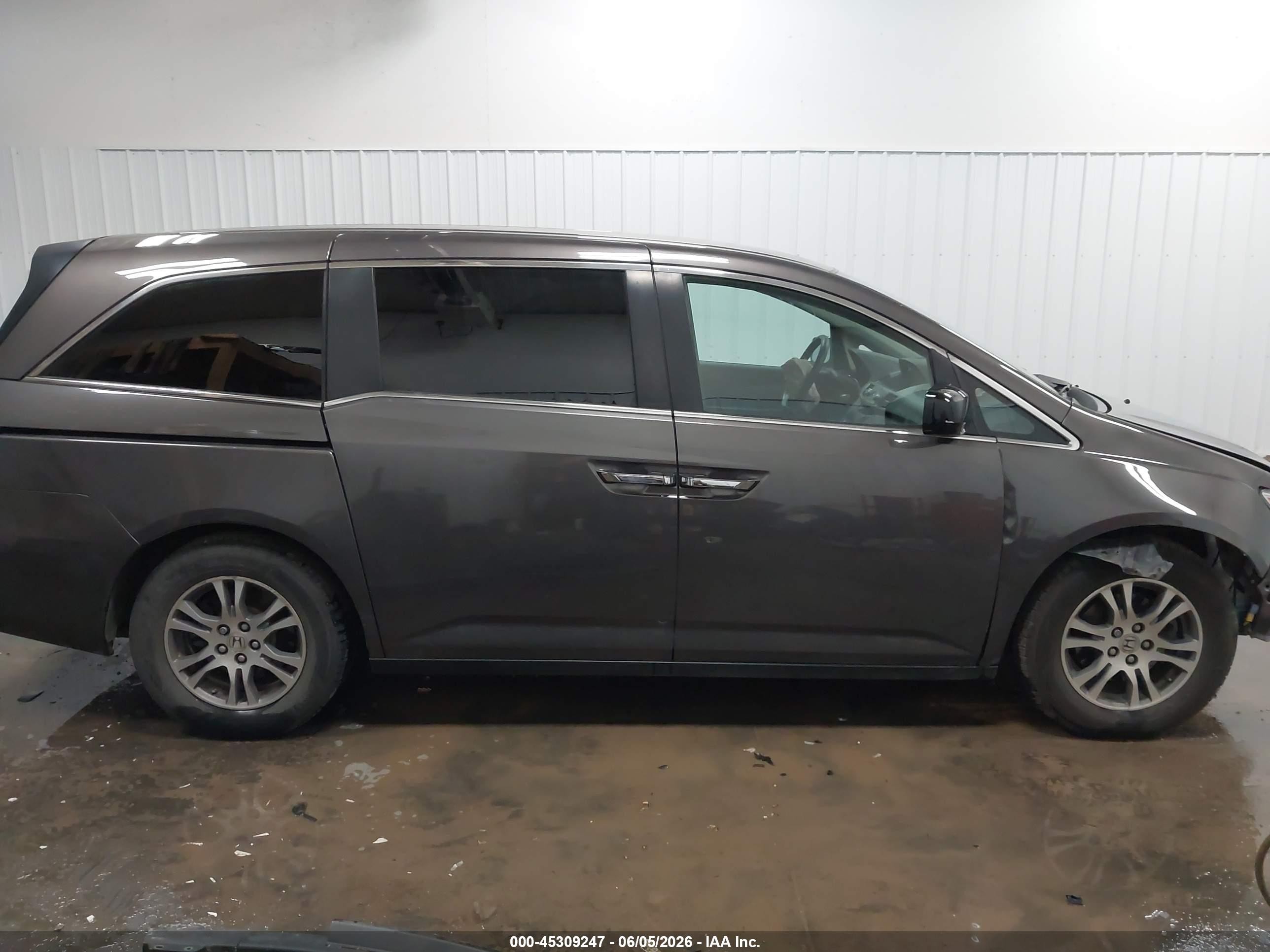 2013 Honda Odyssey Ex Gray vin: 5FNRL5H4XDB049135