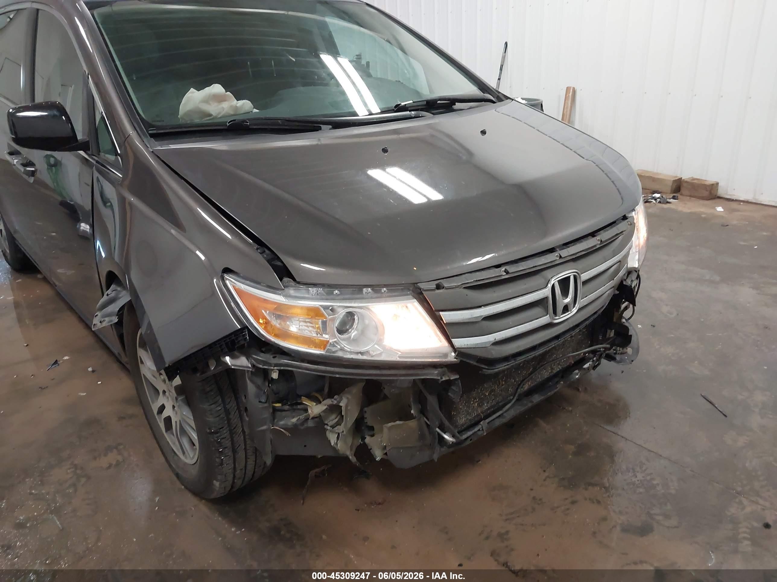 2013 Honda Odyssey Ex Gray vin: 5FNRL5H4XDB049135