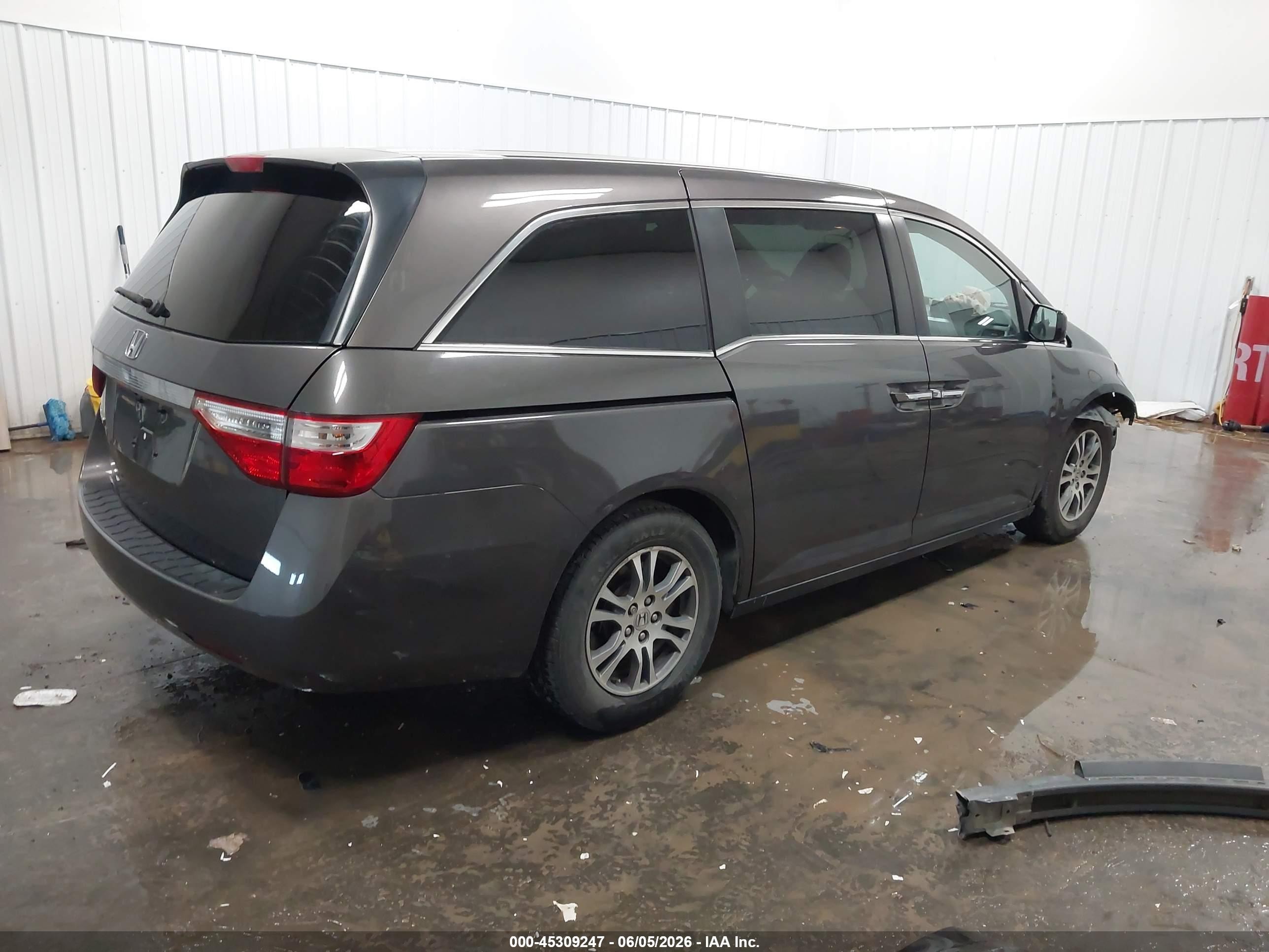 2013 Honda Odyssey Ex Gray vin: 5FNRL5H4XDB049135