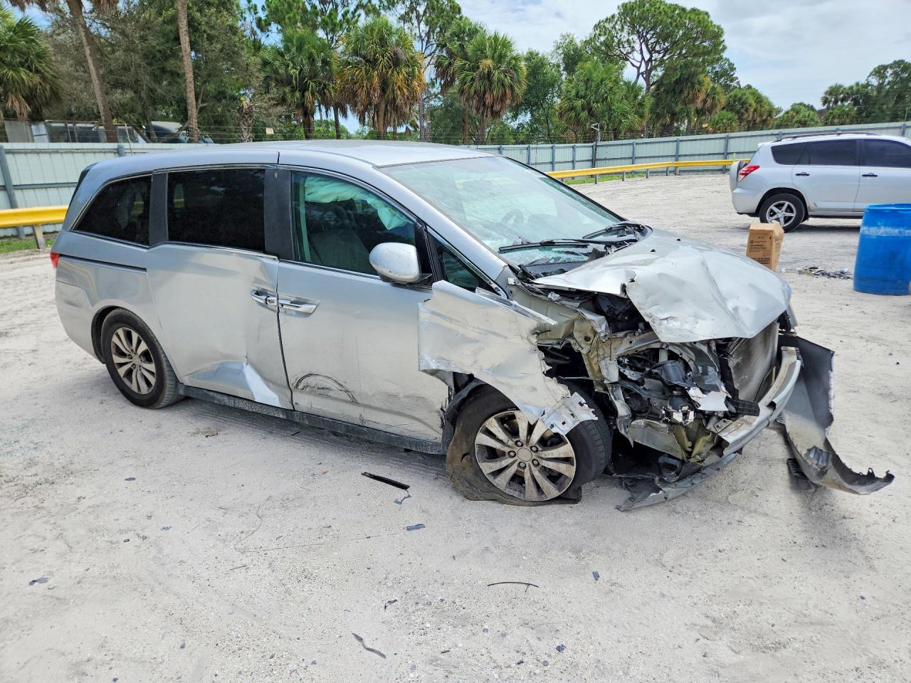2014 Honda Odyssey Ex Silver vin: 5FNRL5H4XEB054661