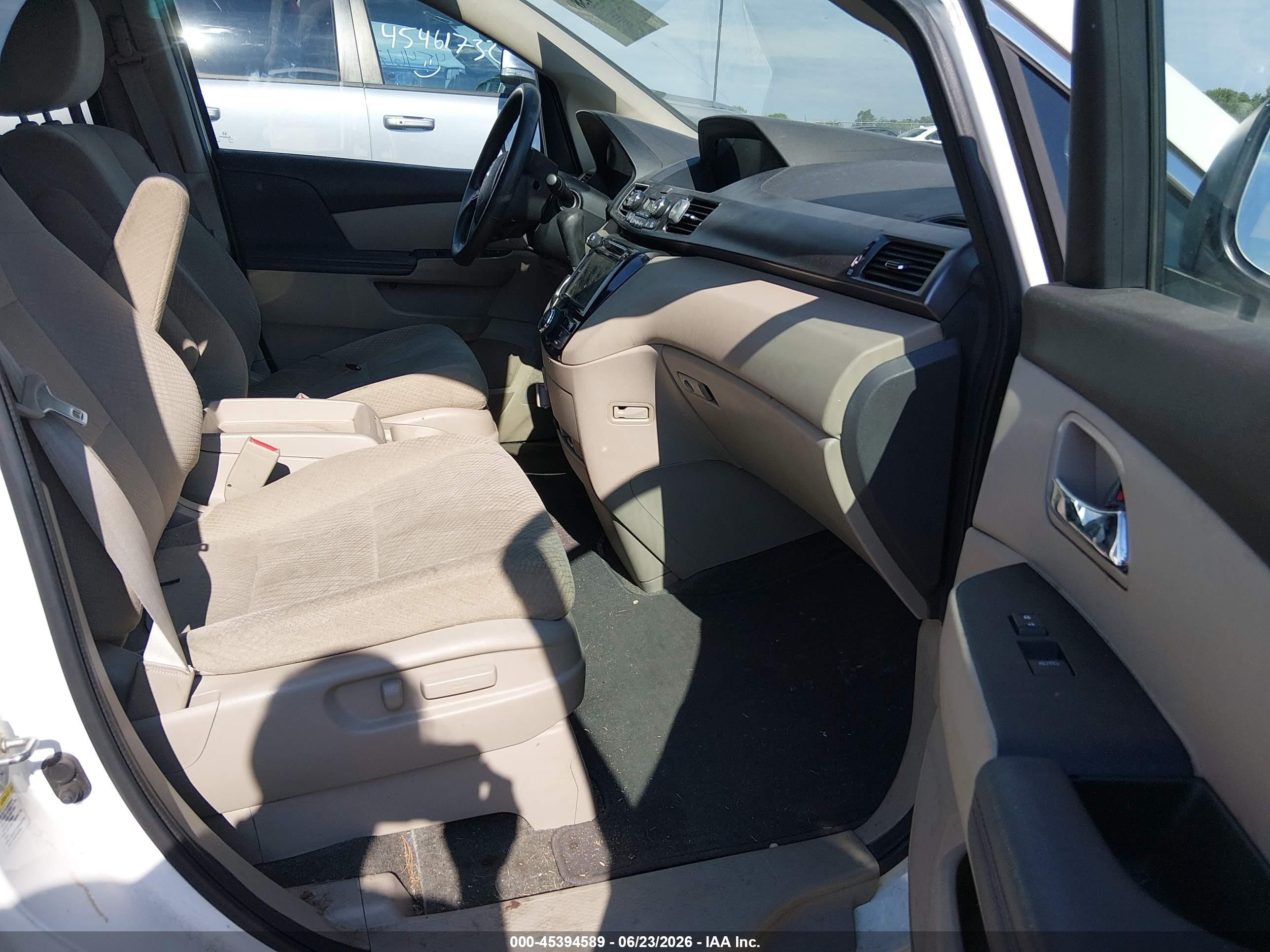 2014 Honda Odyssey Ex White vin: 5FNRL5H4XEB111327