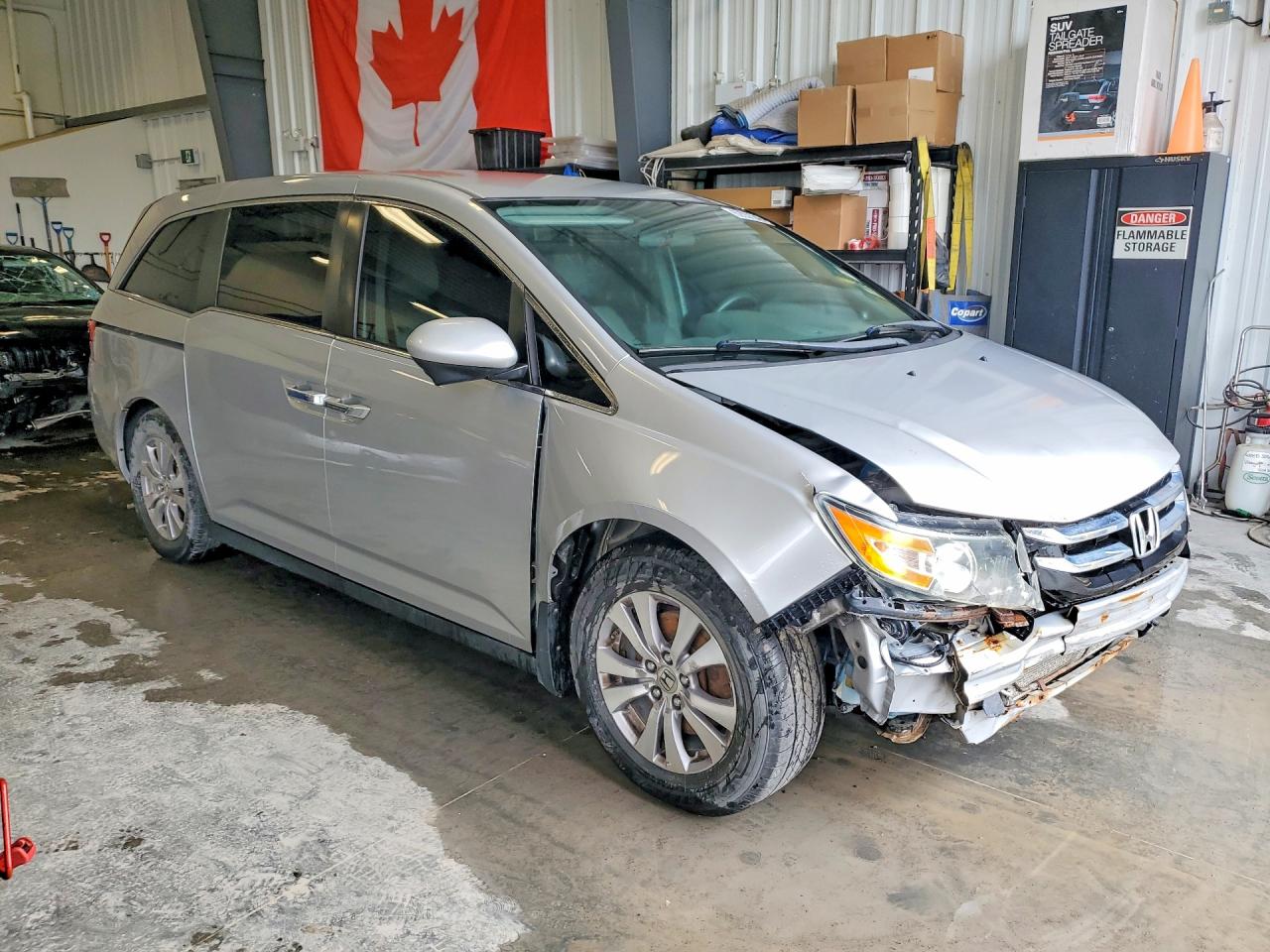 2014 Honda Odyssey Ex Silver vin: 5FNRL5H4XEB512411