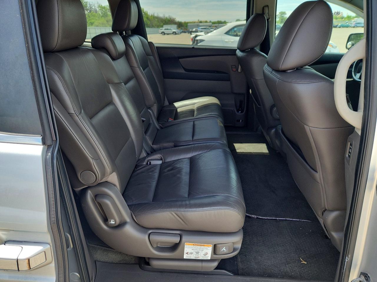 2011 Honda Odyssey Exl Silver vin: 5FNRL5H60BB060353