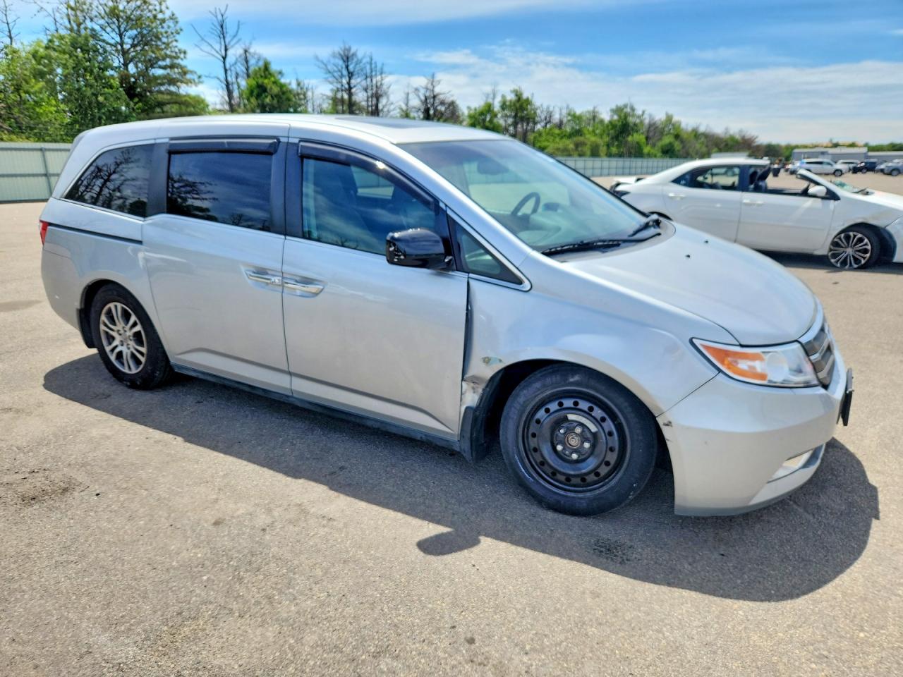 2011 Honda Odyssey Exl Silver vin: 5FNRL5H60BB060353